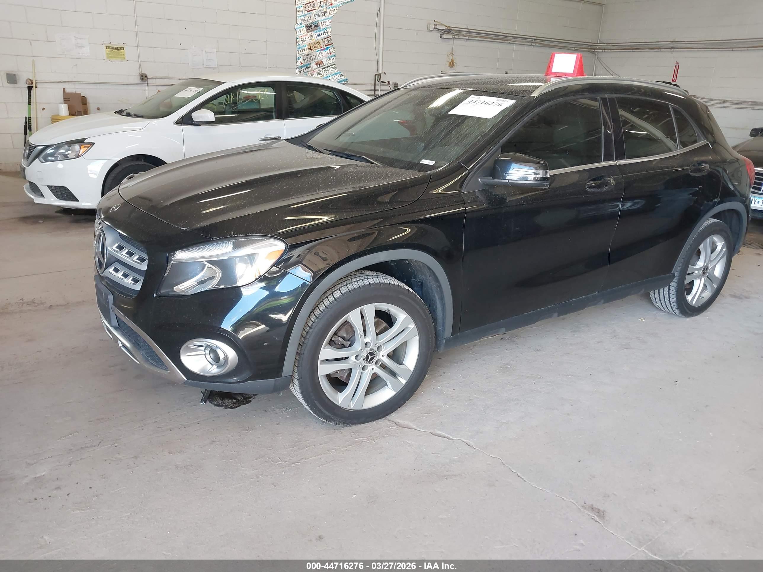 MERCEDES-BENZ GLA image 2