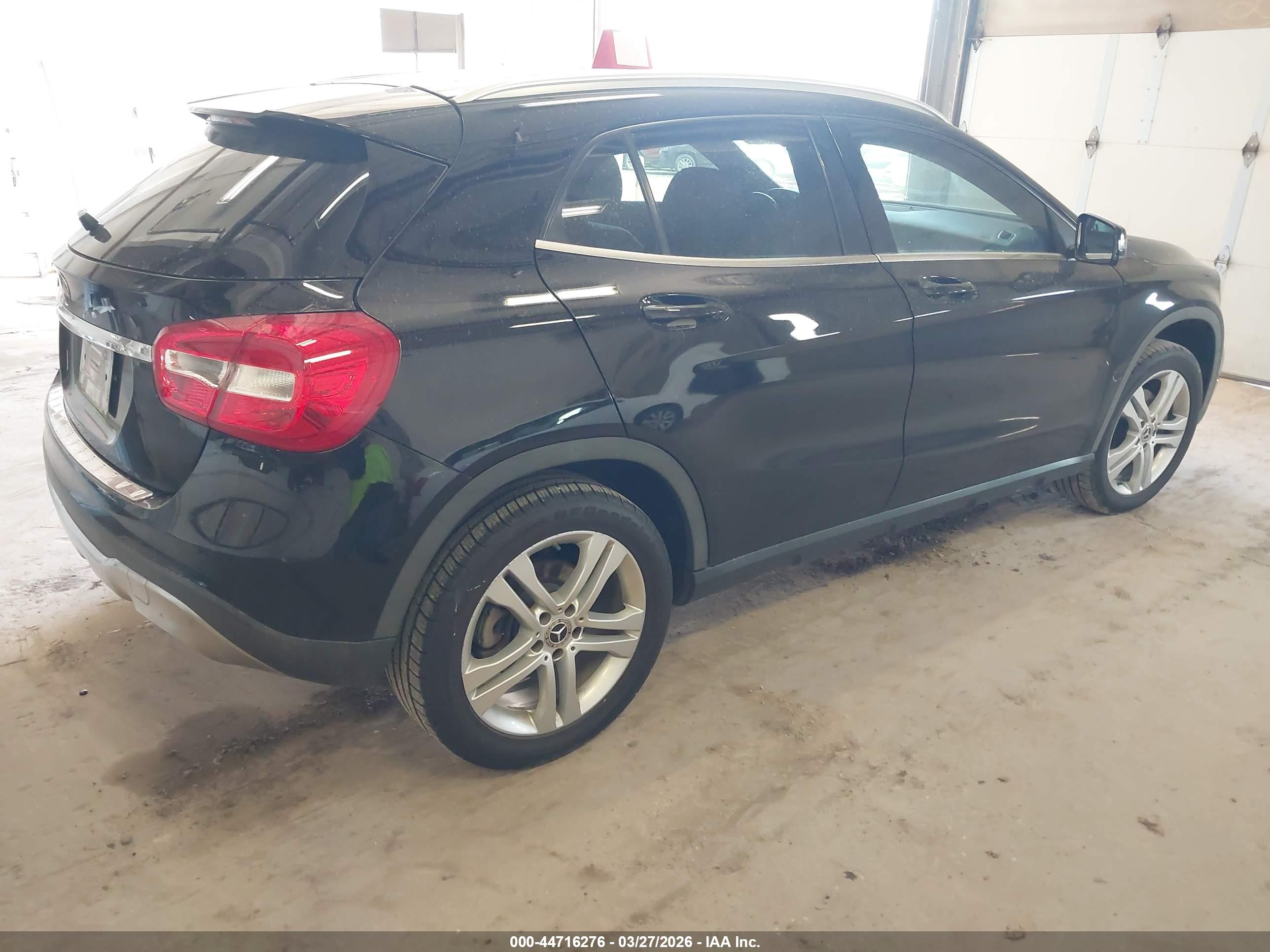 MERCEDES-BENZ GLA image 4