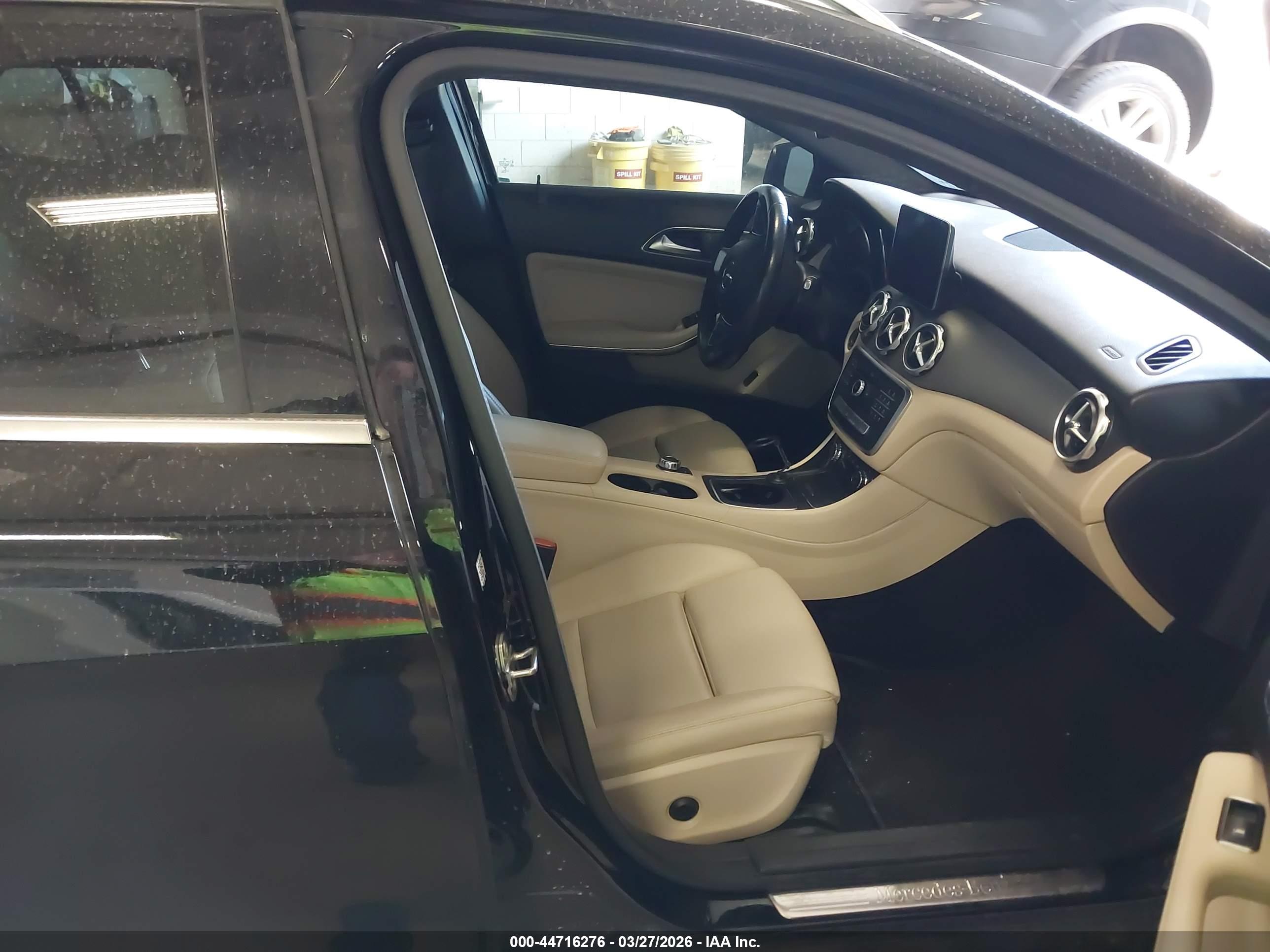 MERCEDES-BENZ GLA image 5