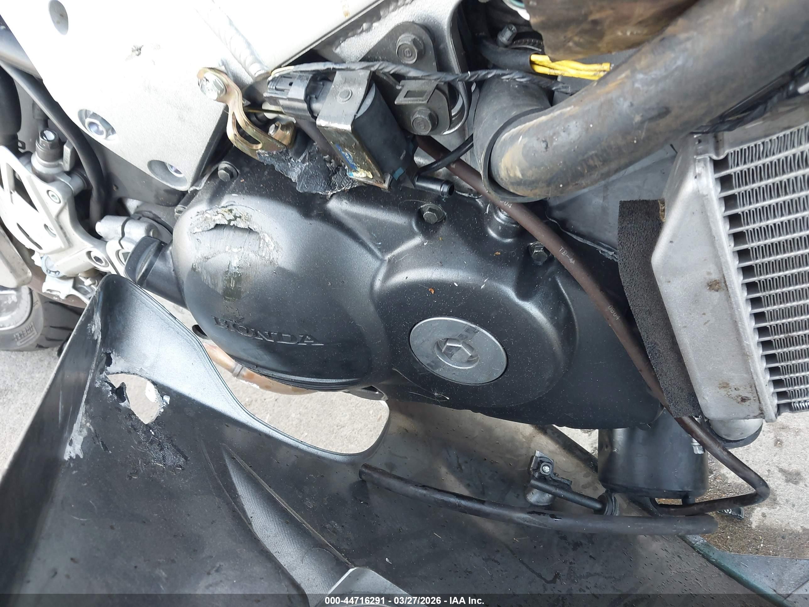HONDA VFR800 image 8