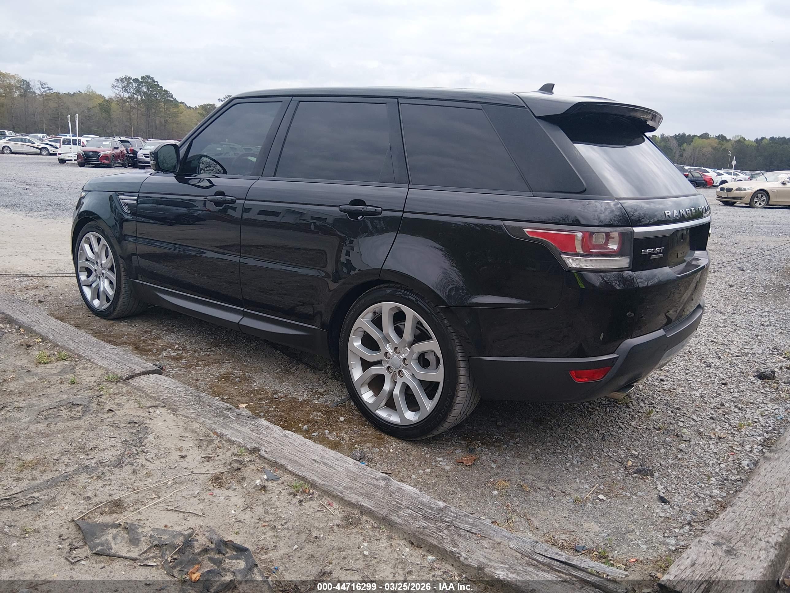 LAND ROVER image 3
