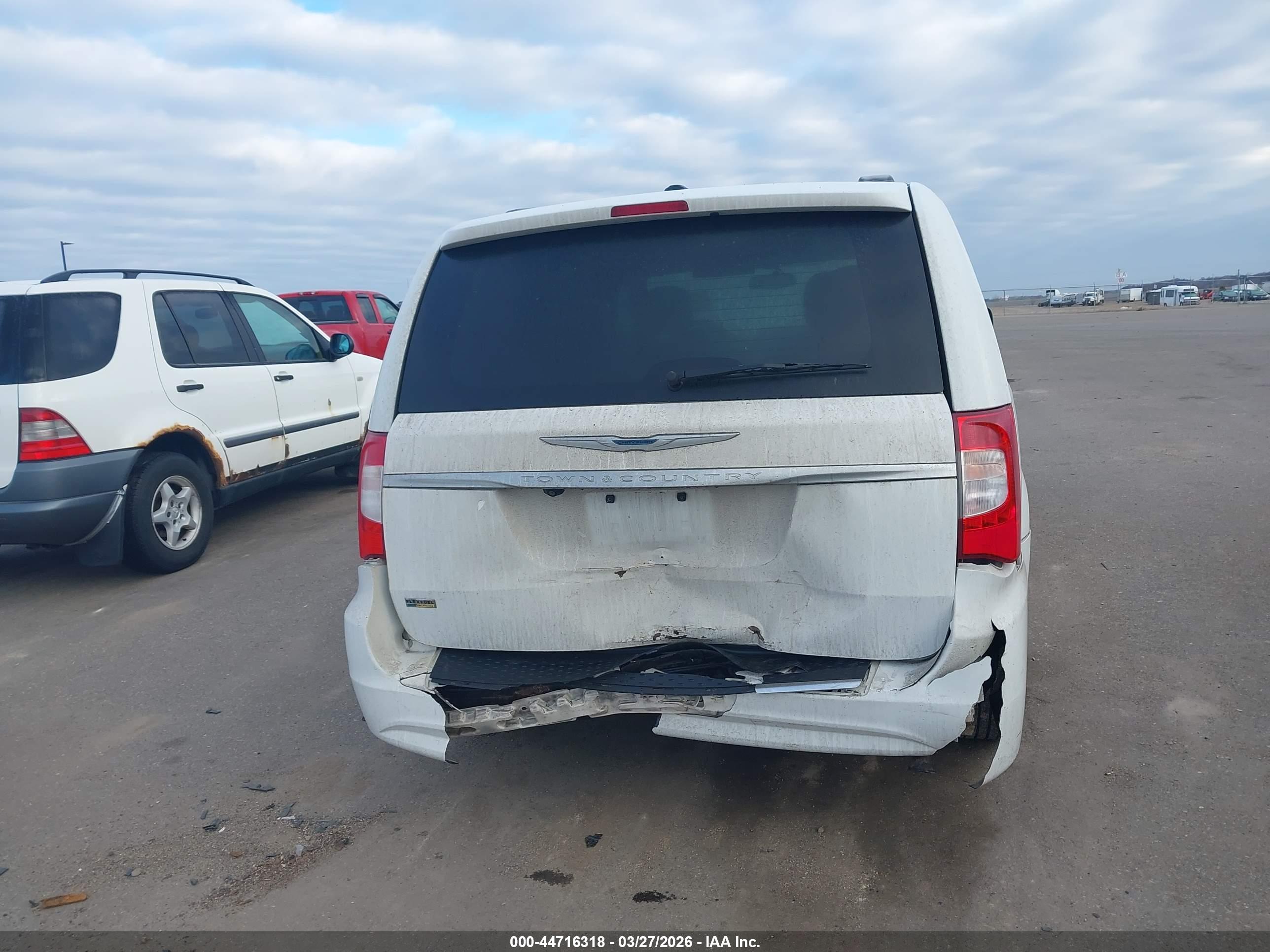CHRYSLER TOWN image 6