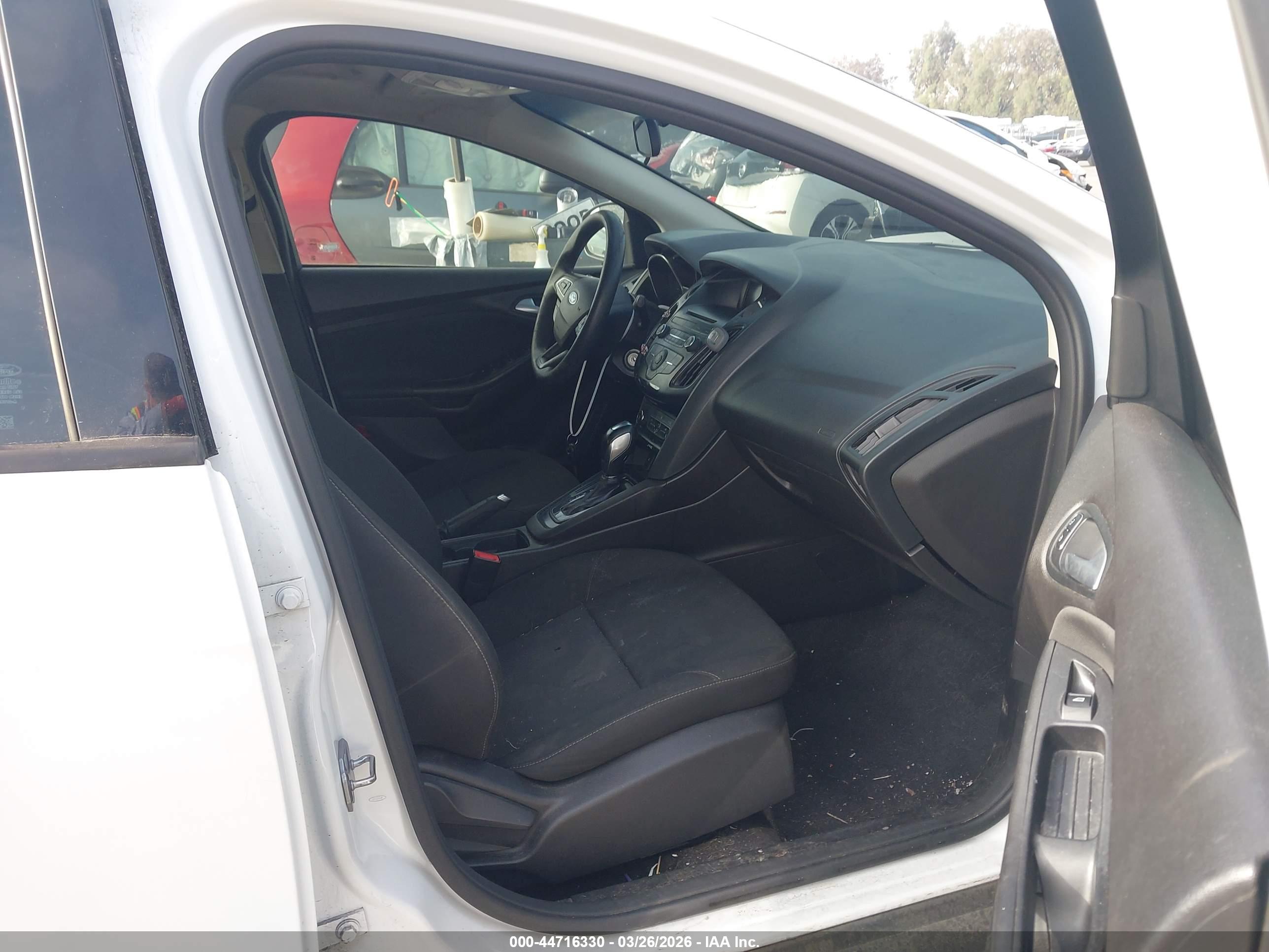 FORD FOCUS image 5