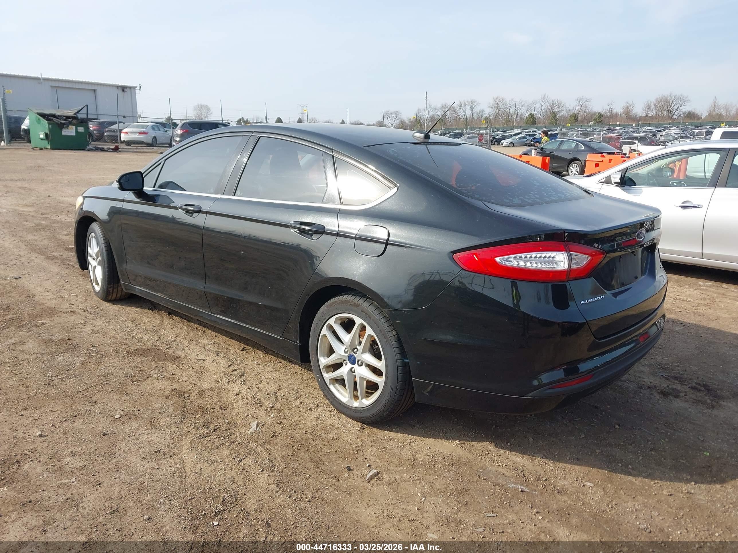 FORD FUSION image 3