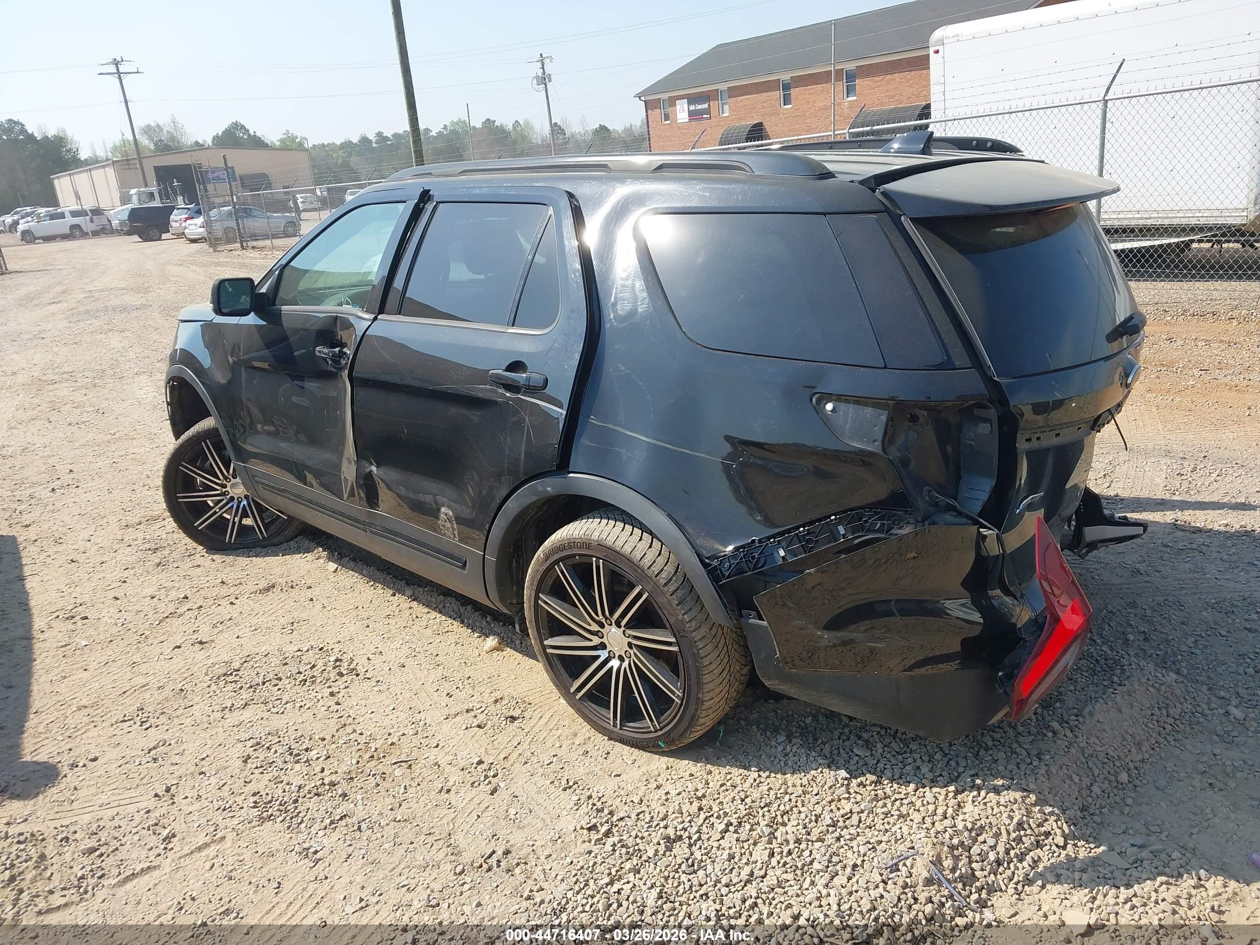 FORD EXPLORER image 3