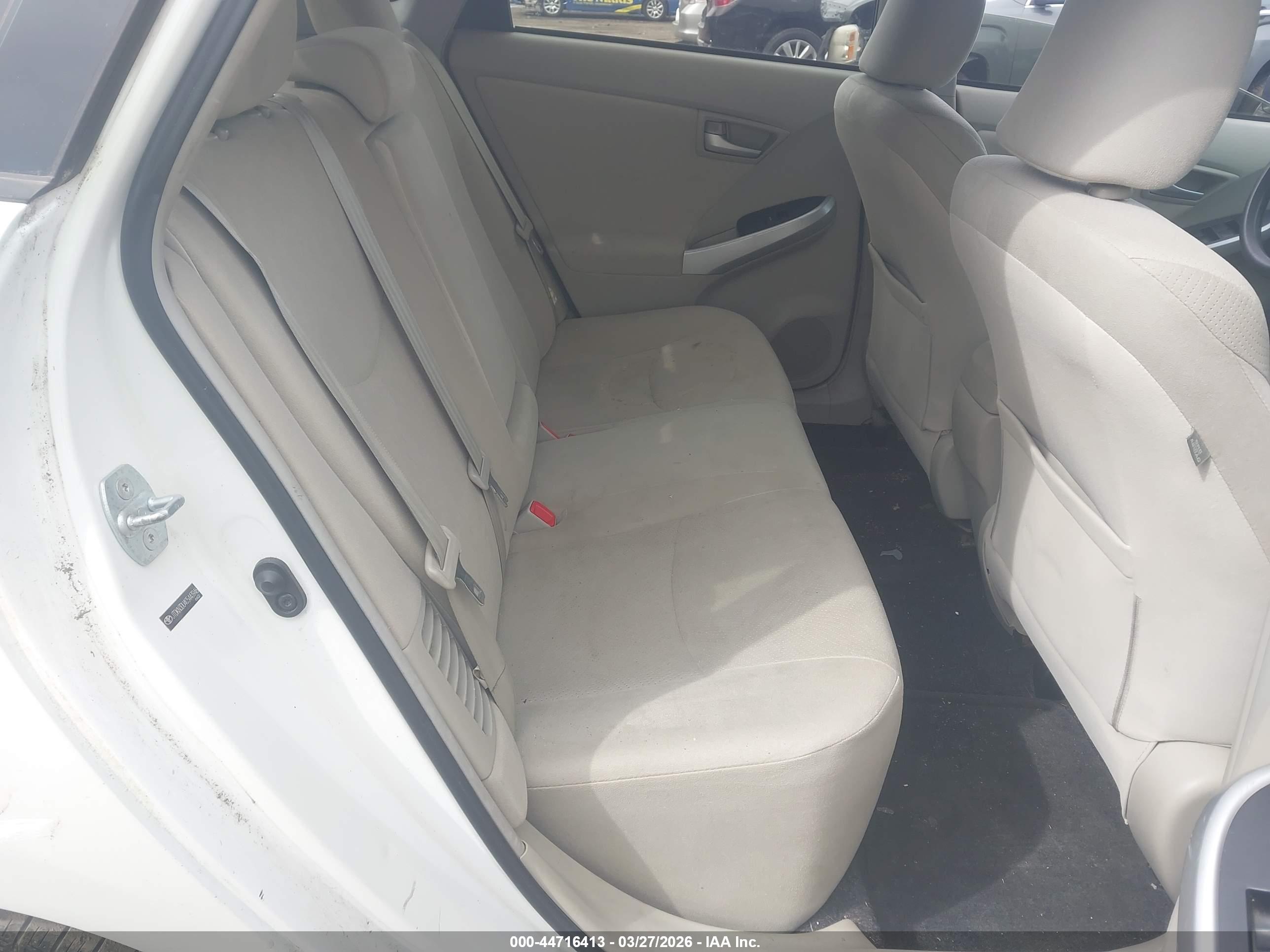 TOYOTA PRIUS image 8