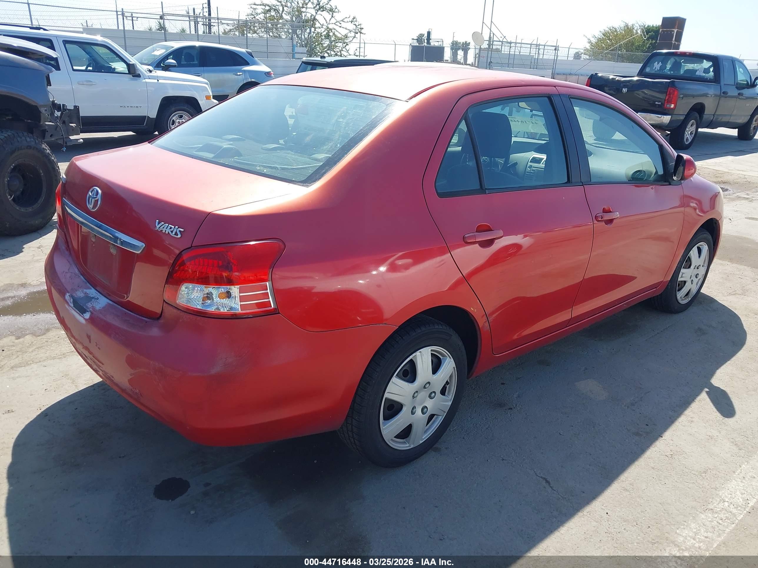 TOYOTA YARIS image 4