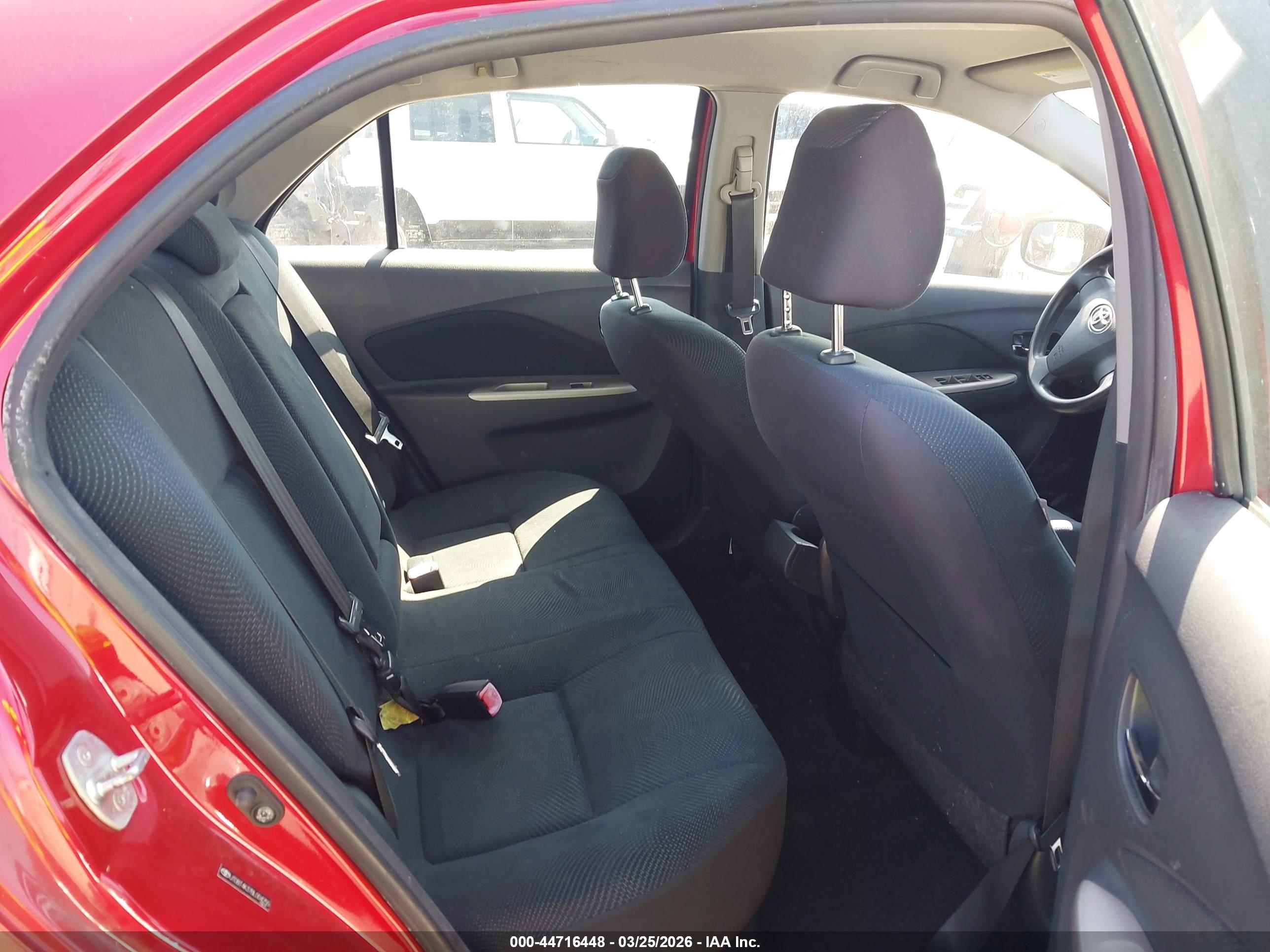 TOYOTA YARIS image 8