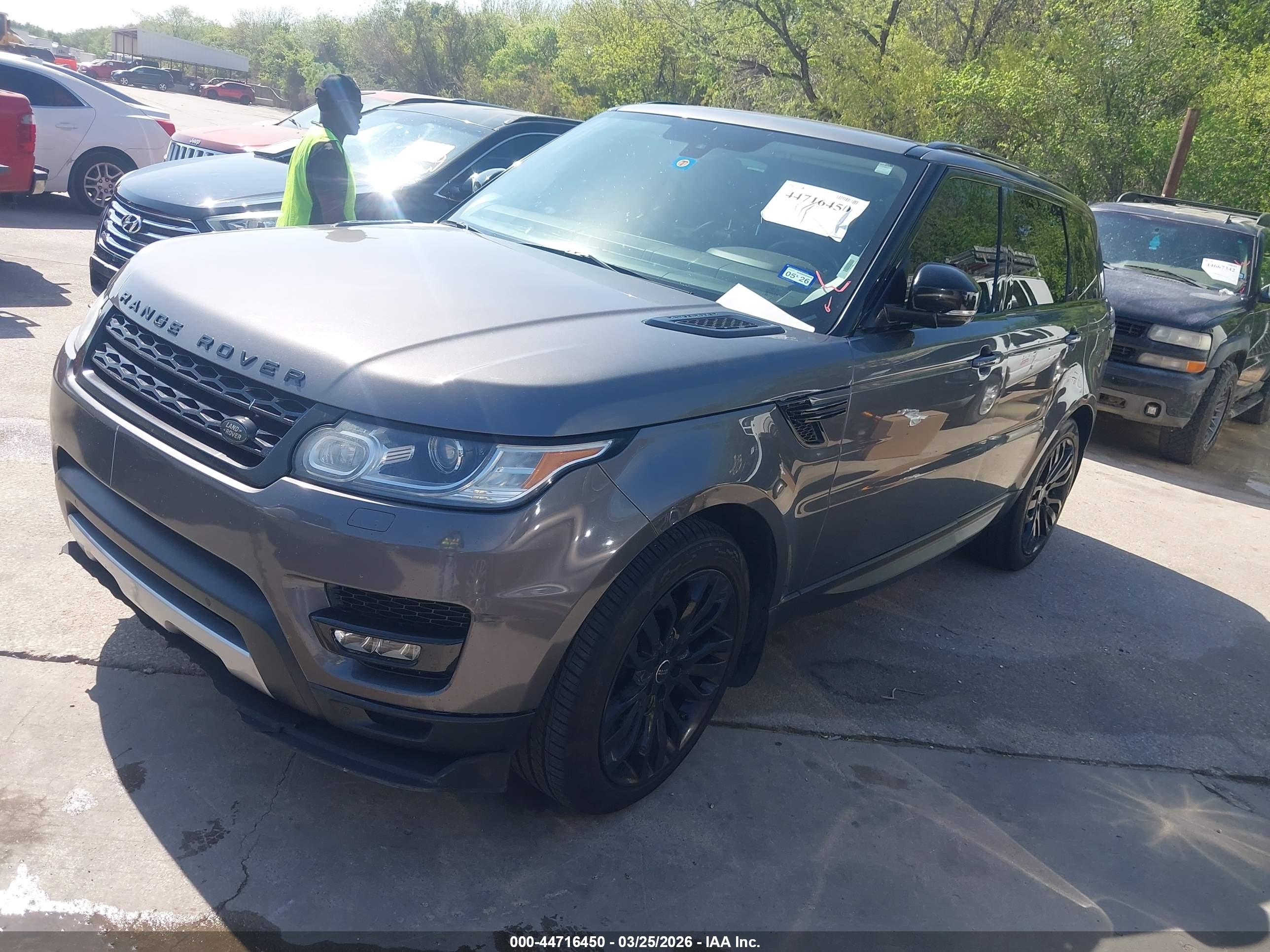 LAND ROVER image 2