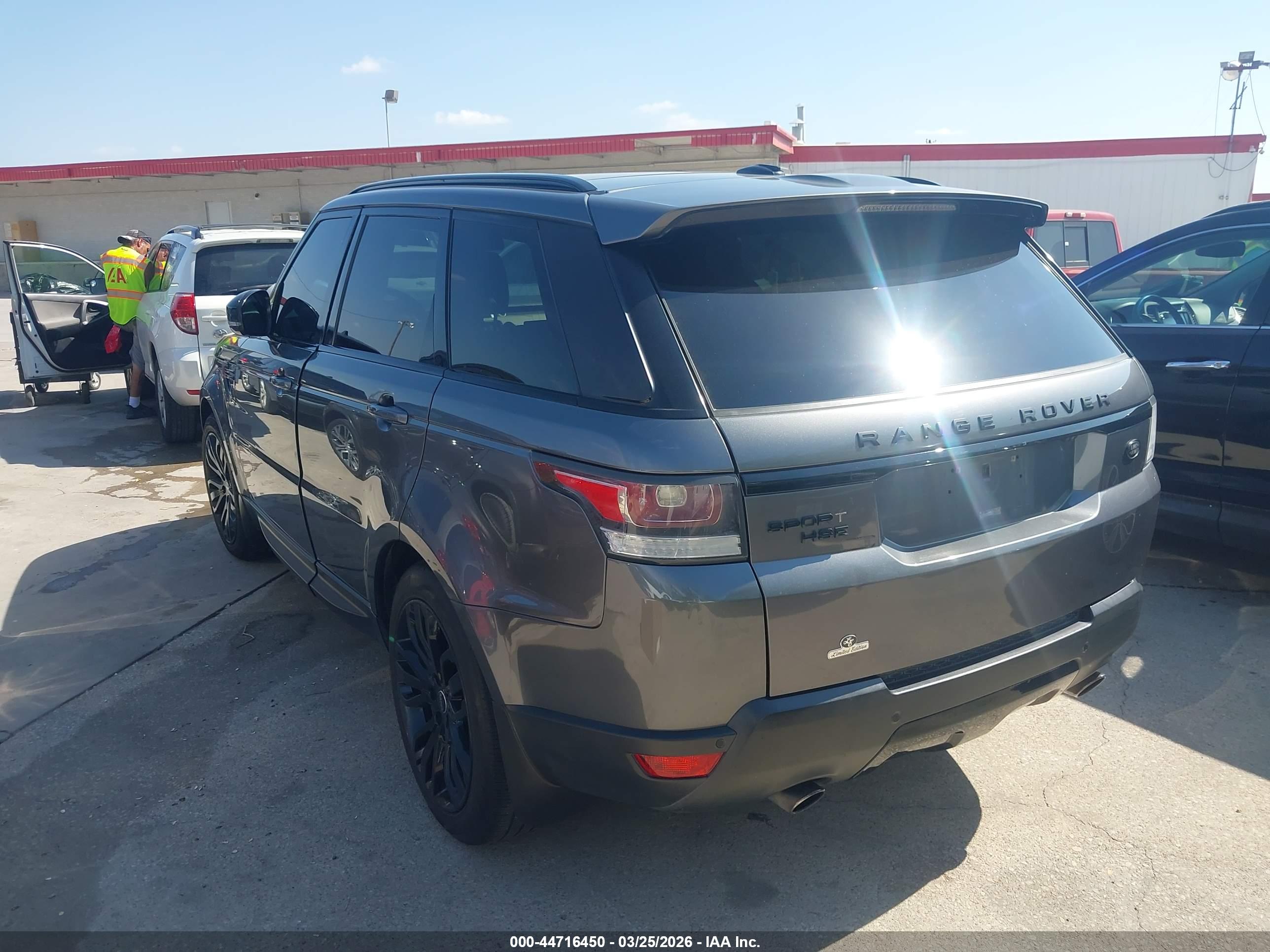 LAND ROVER image 3