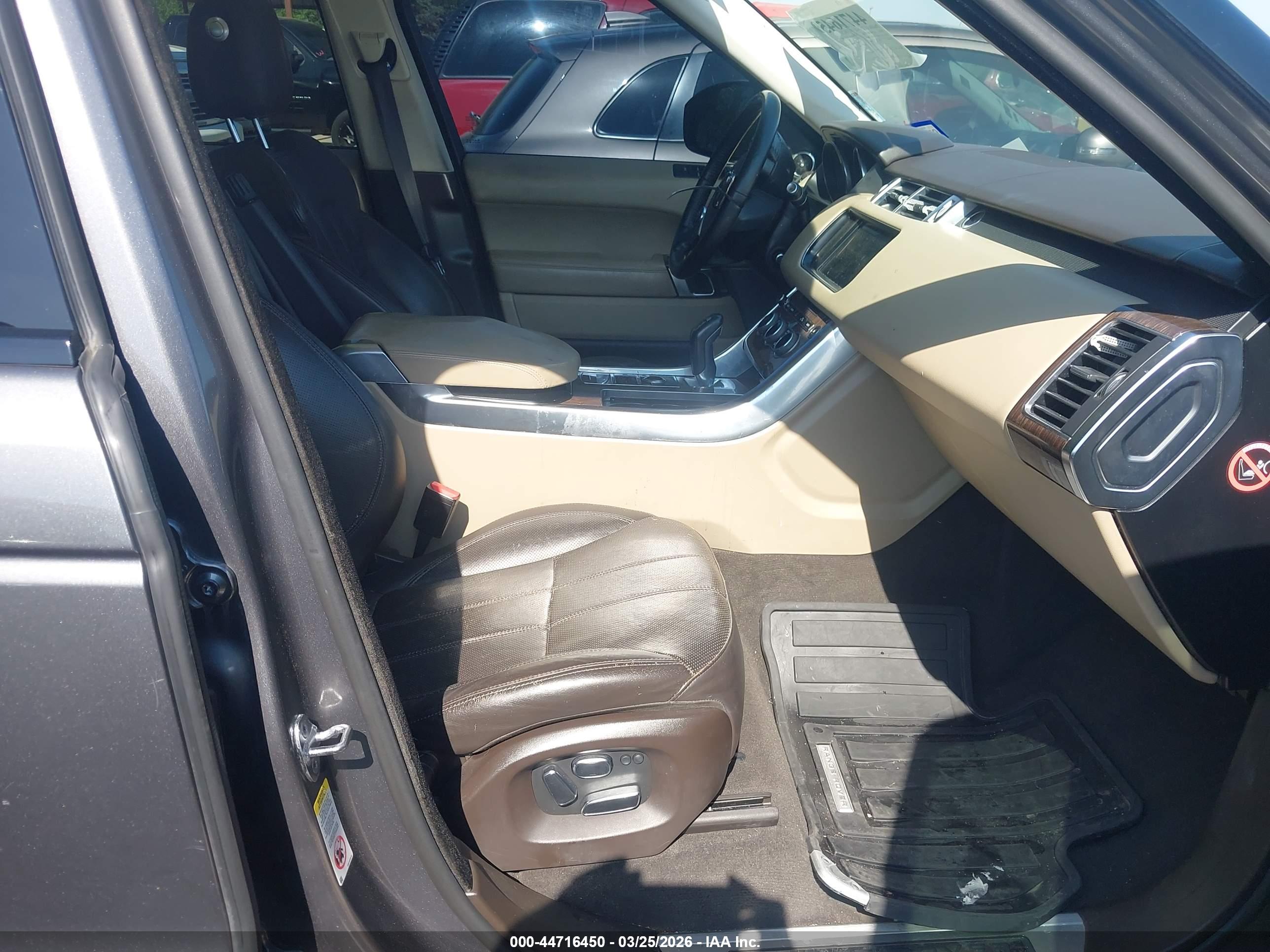 LAND ROVER image 5