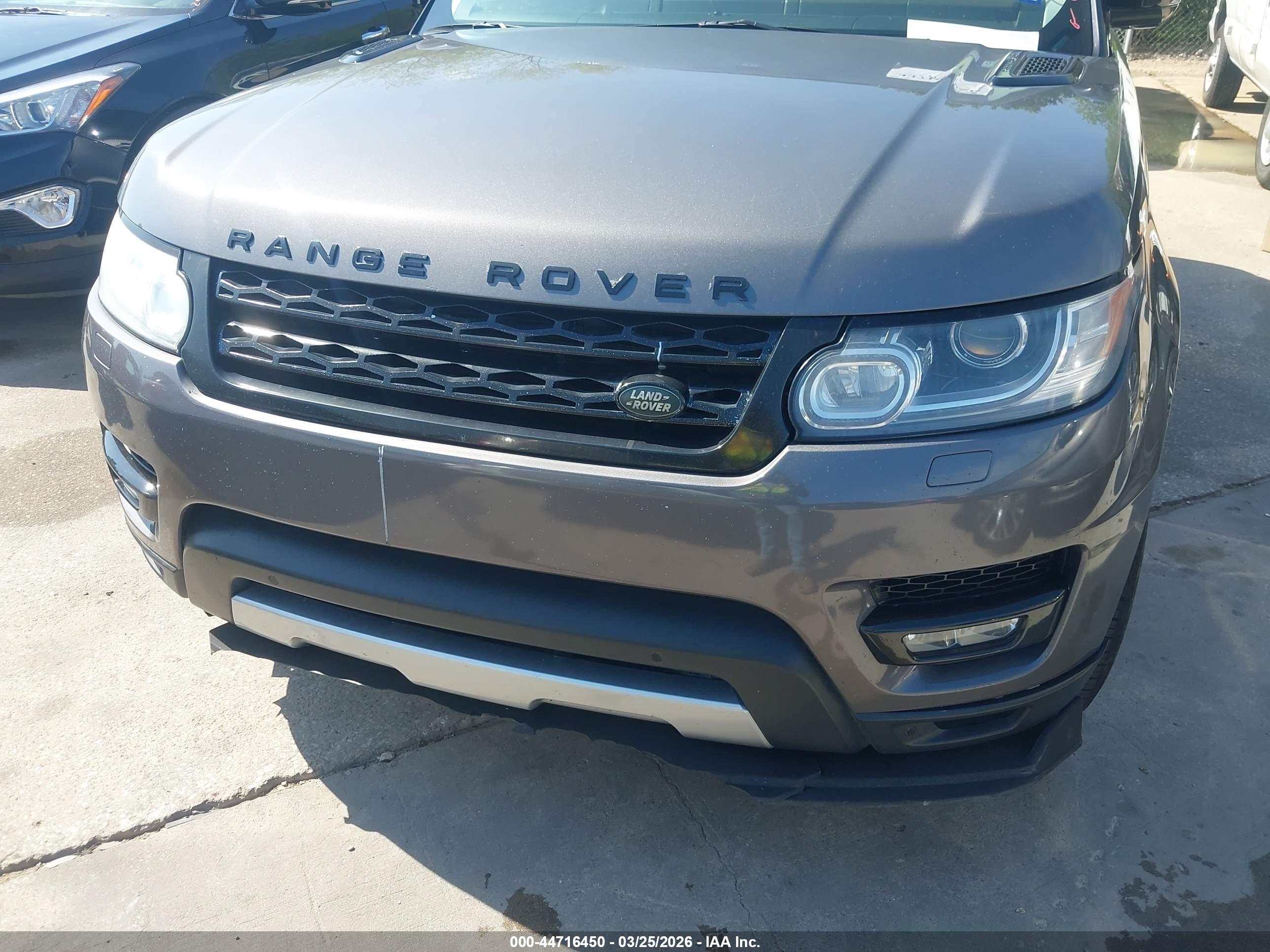 LAND ROVER image 6