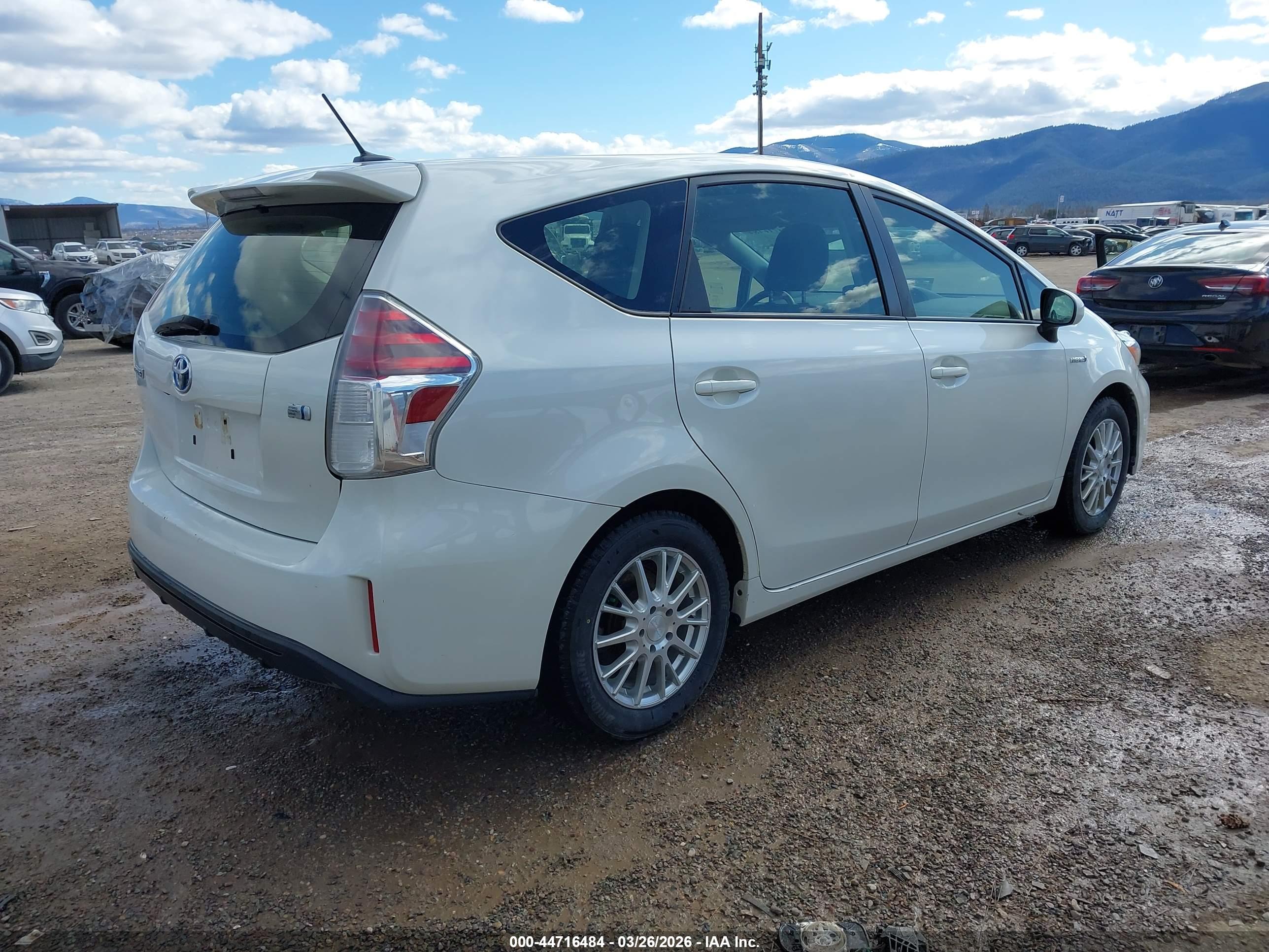 TOYOTA PRIUS image 4