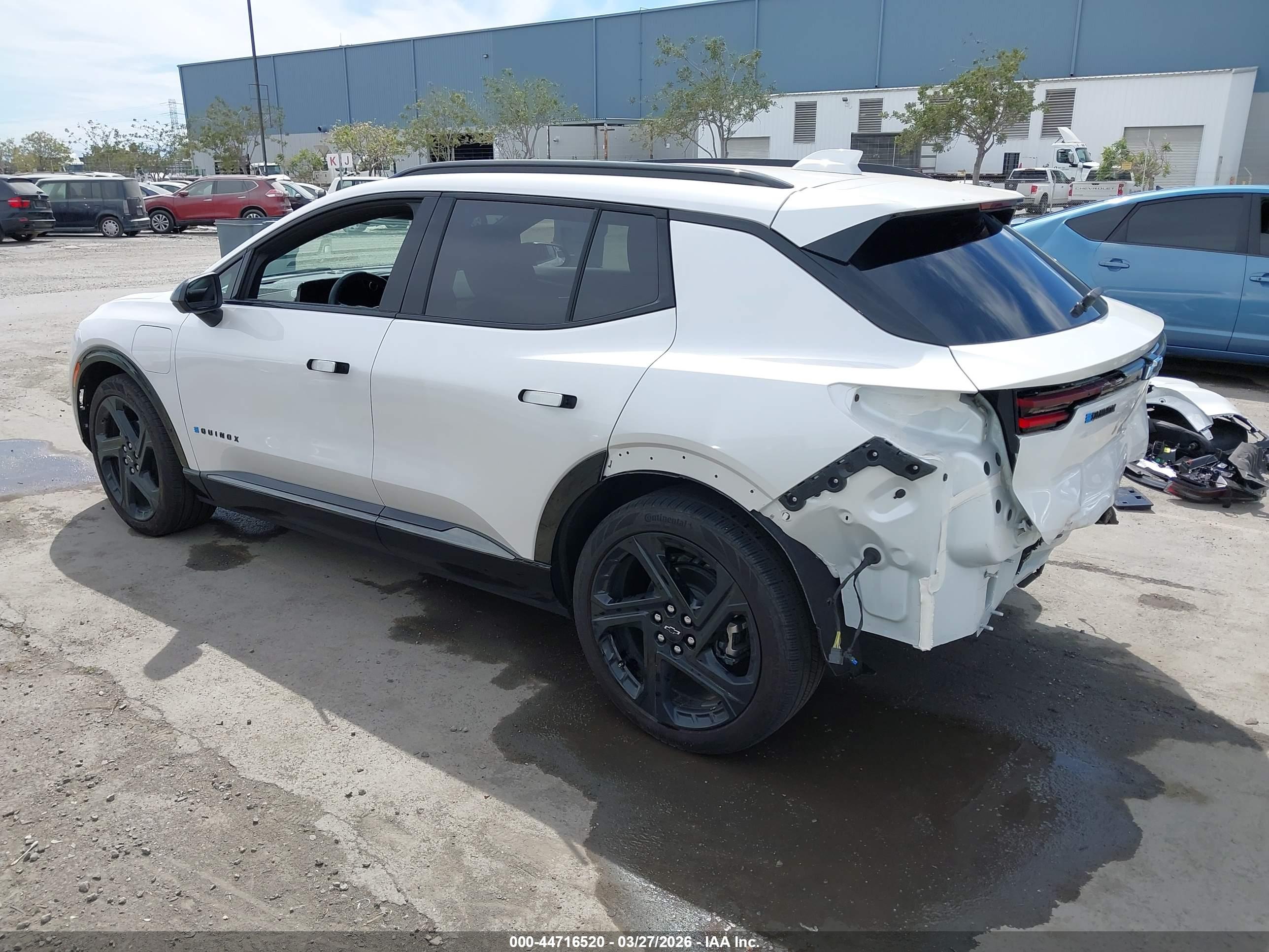 CHEVROLET EQUINOX image 3