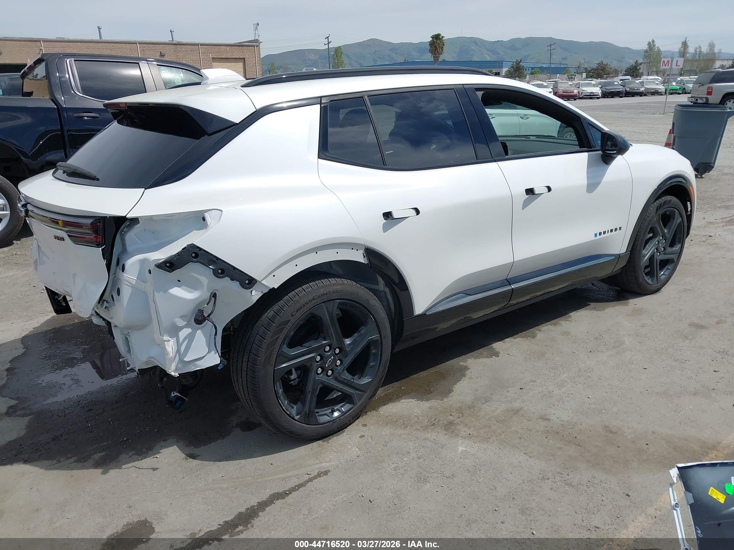 CHEVROLET EQUINOX image 4