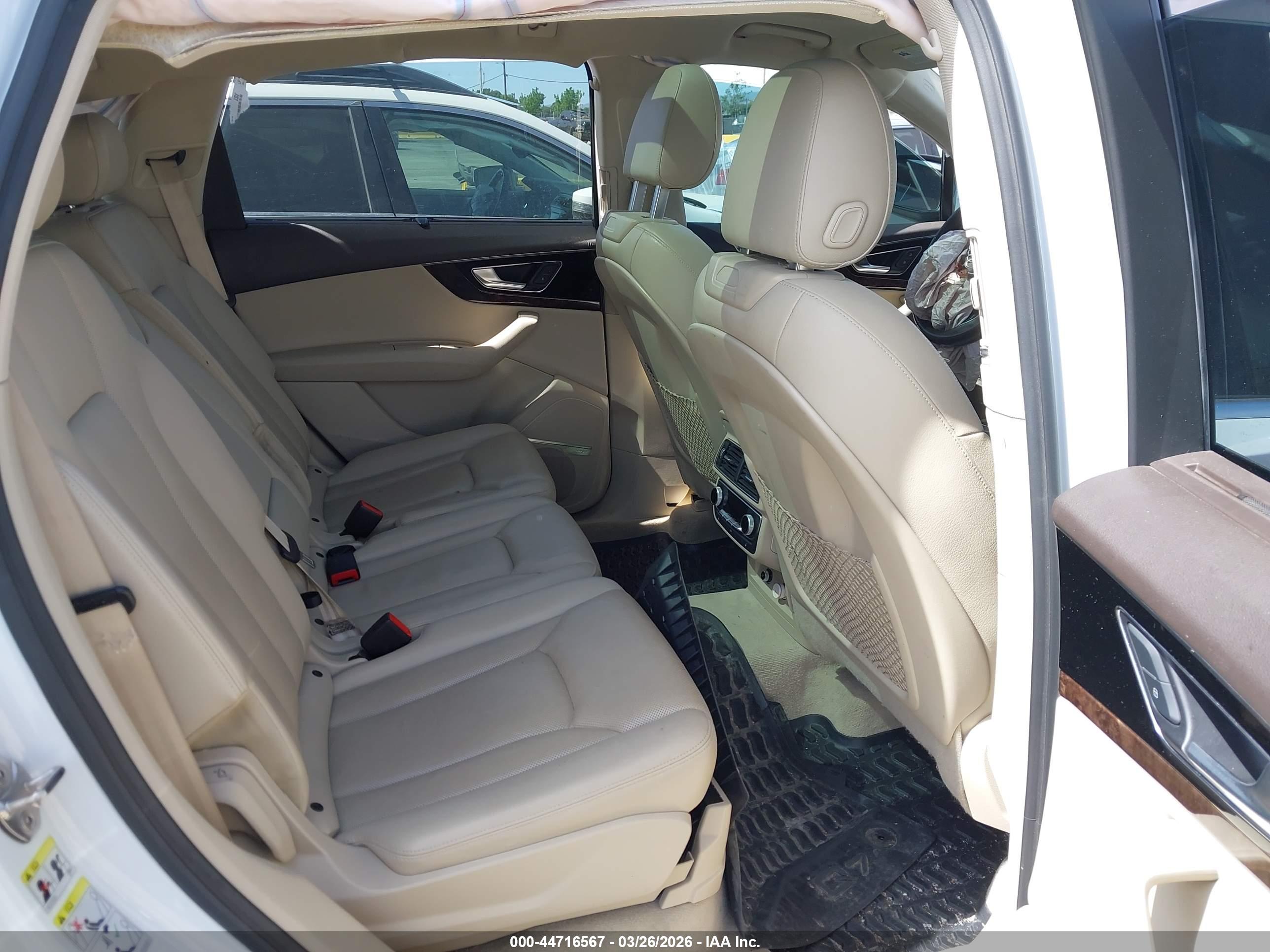 AUDI Q7 image 8