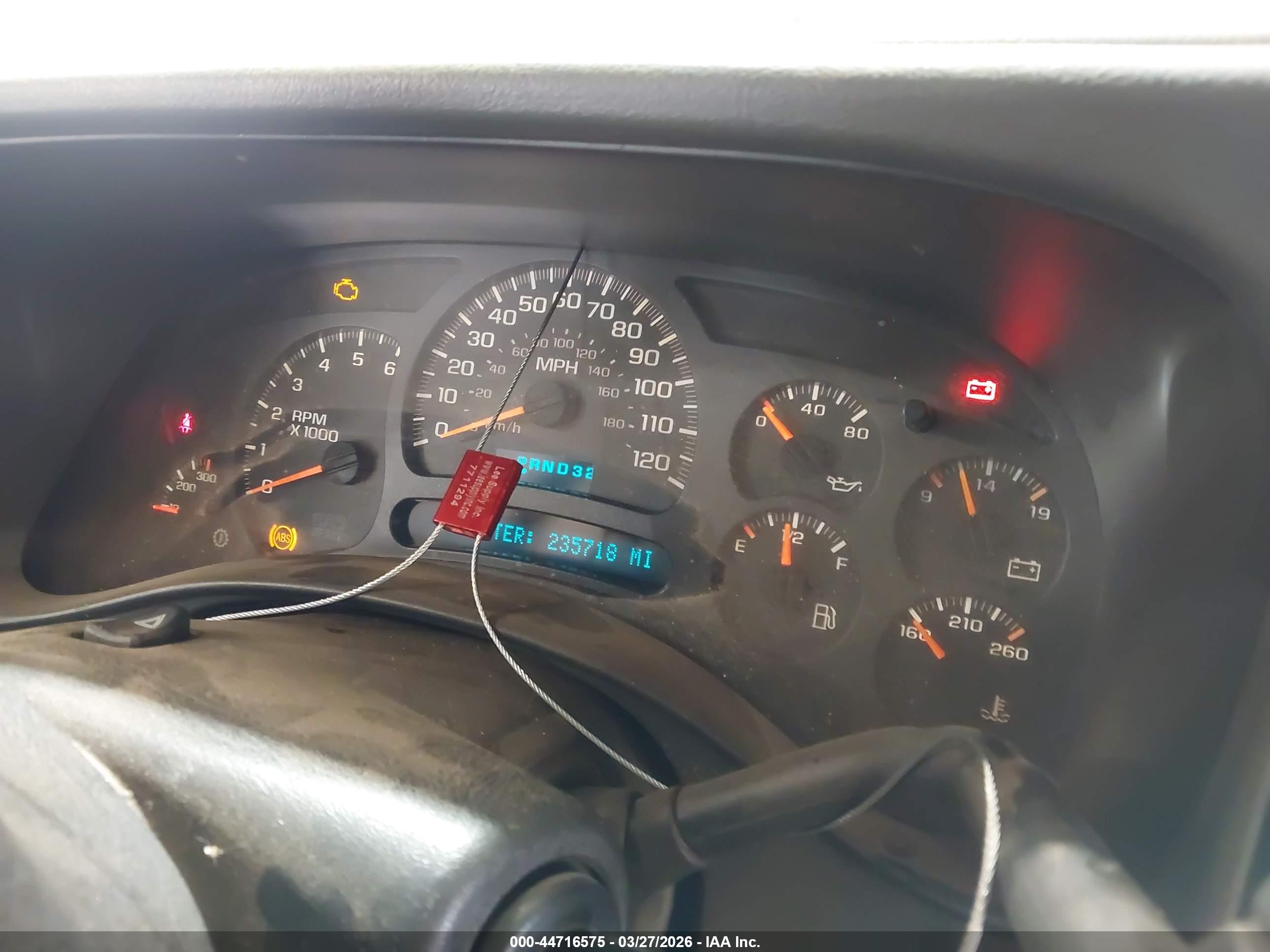 CHEVROLET SILVERADO image 7
