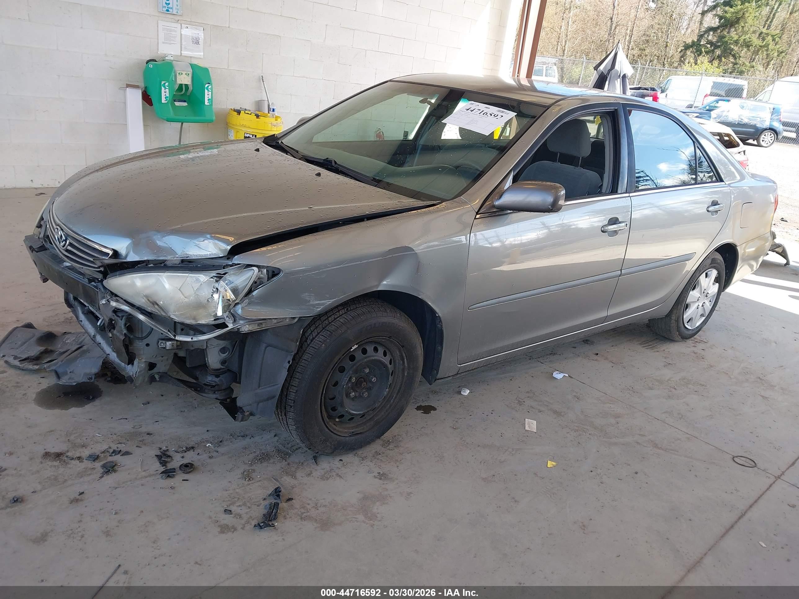 TOYOTA CAMRY image 2