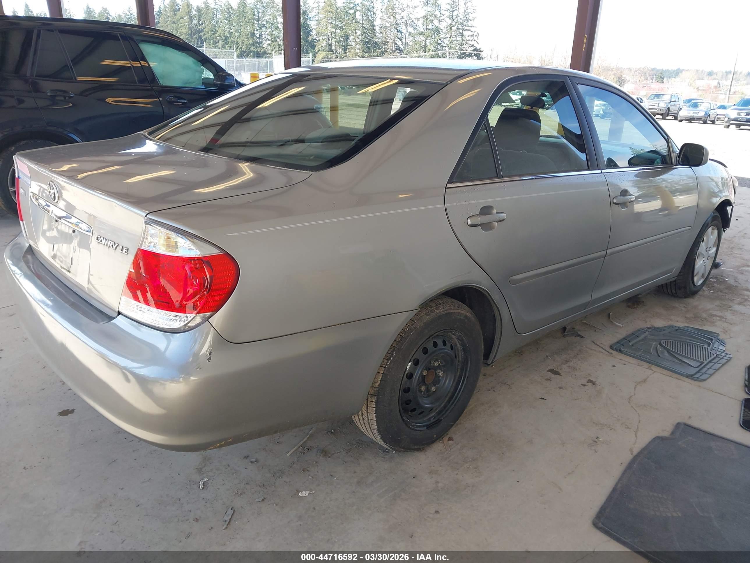TOYOTA CAMRY image 4