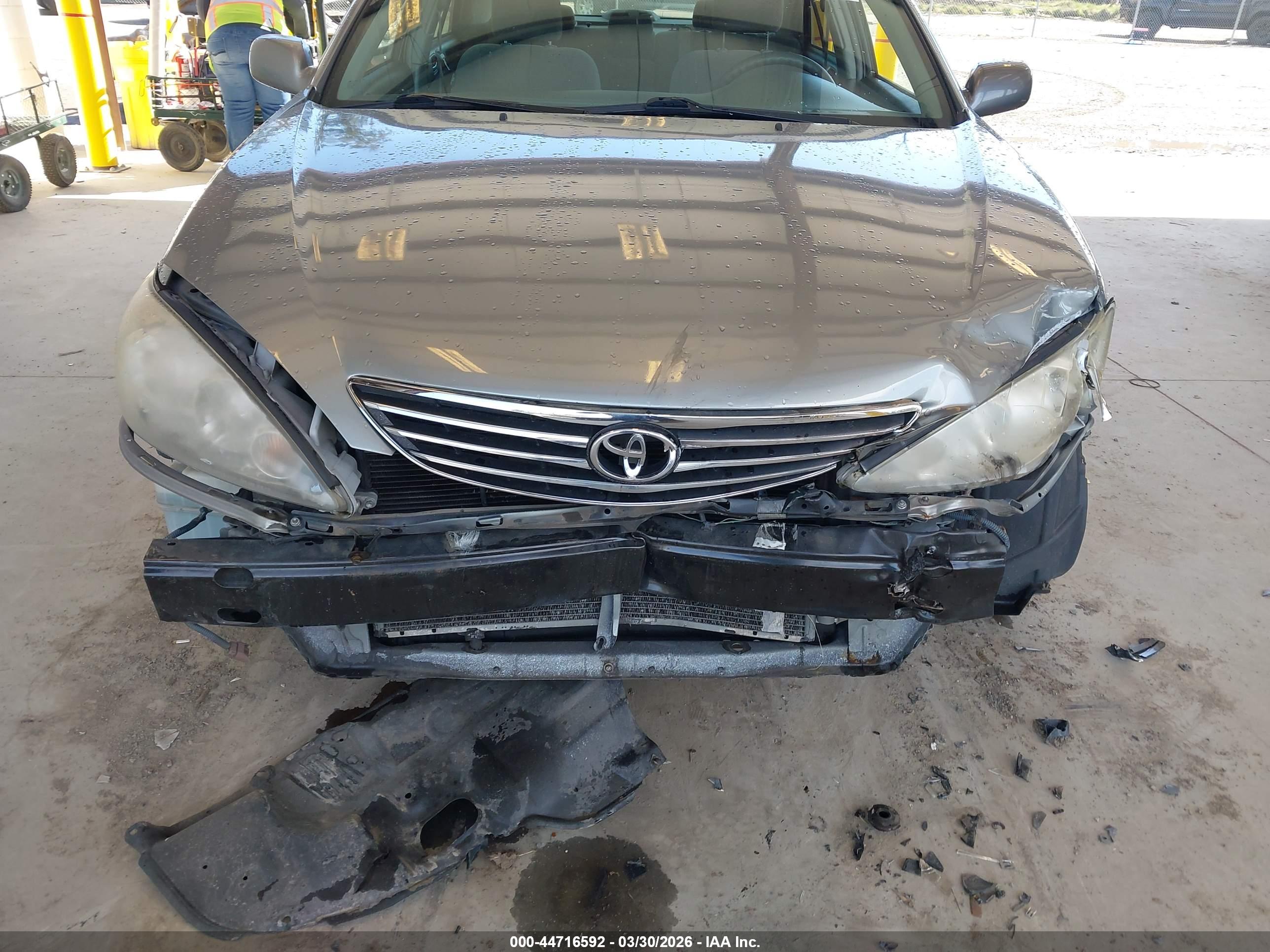 TOYOTA CAMRY image 6