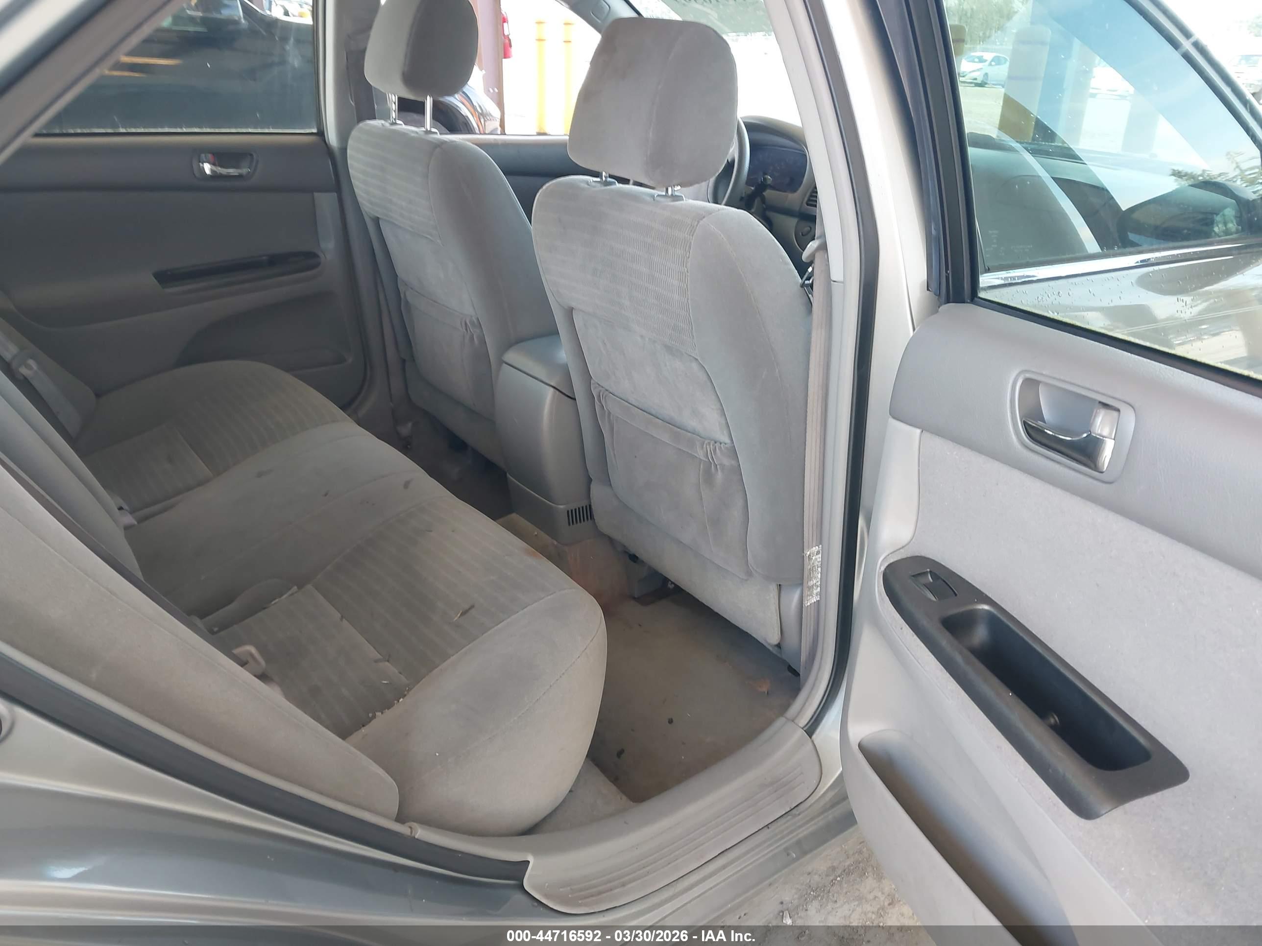 TOYOTA CAMRY image 8
