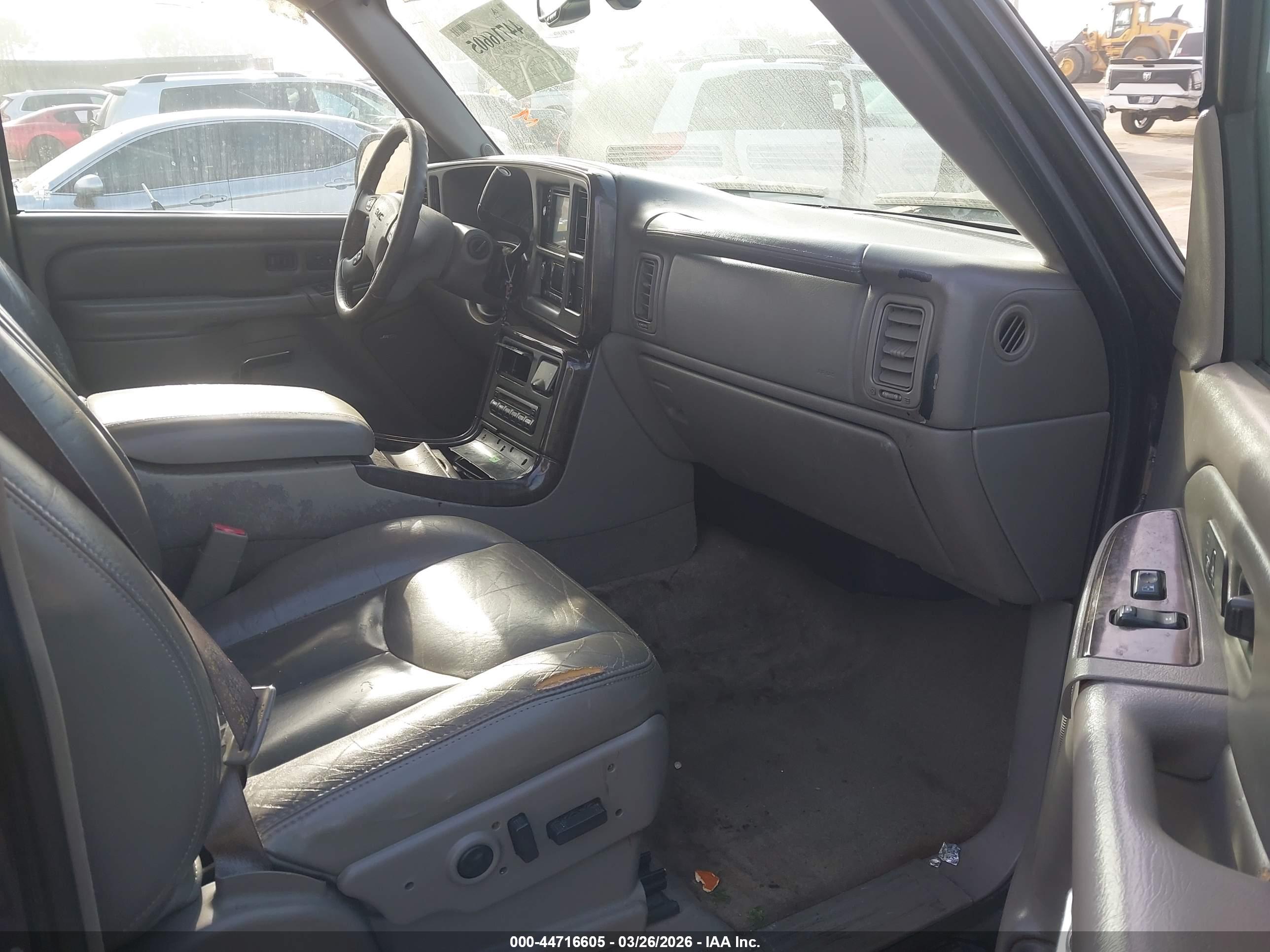 GMC YUKON image 5