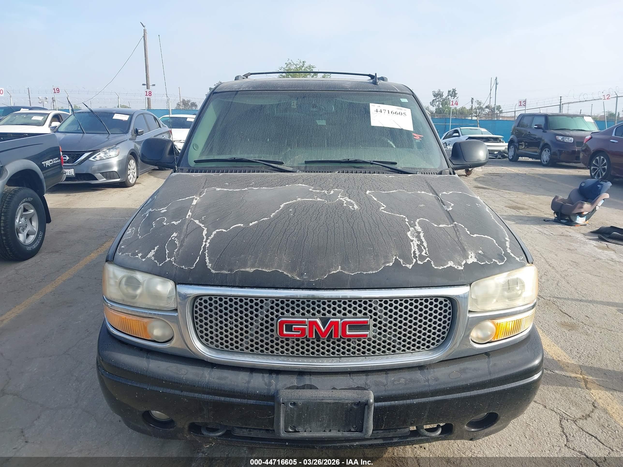 GMC YUKON image 6