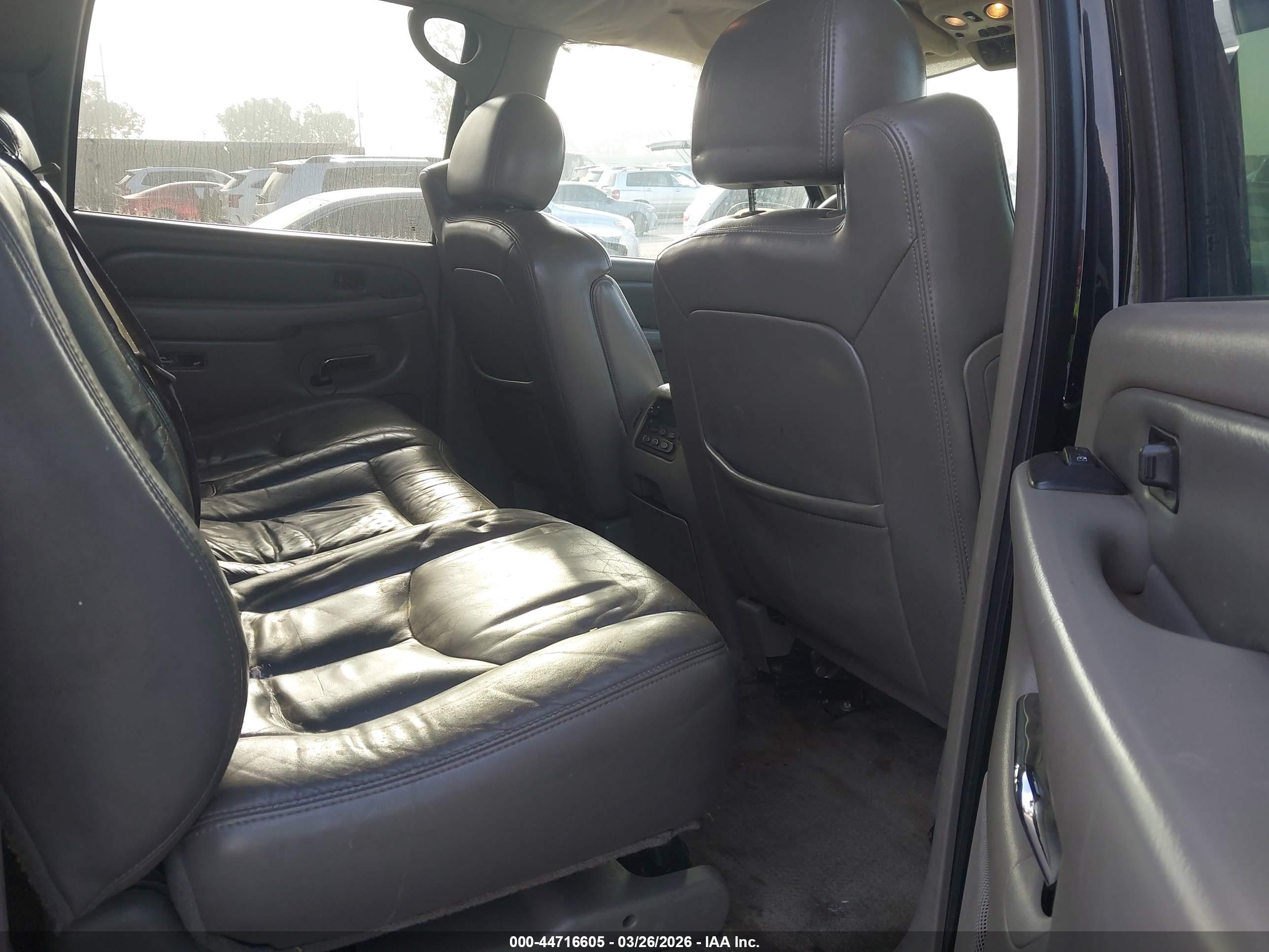 GMC YUKON image 8
