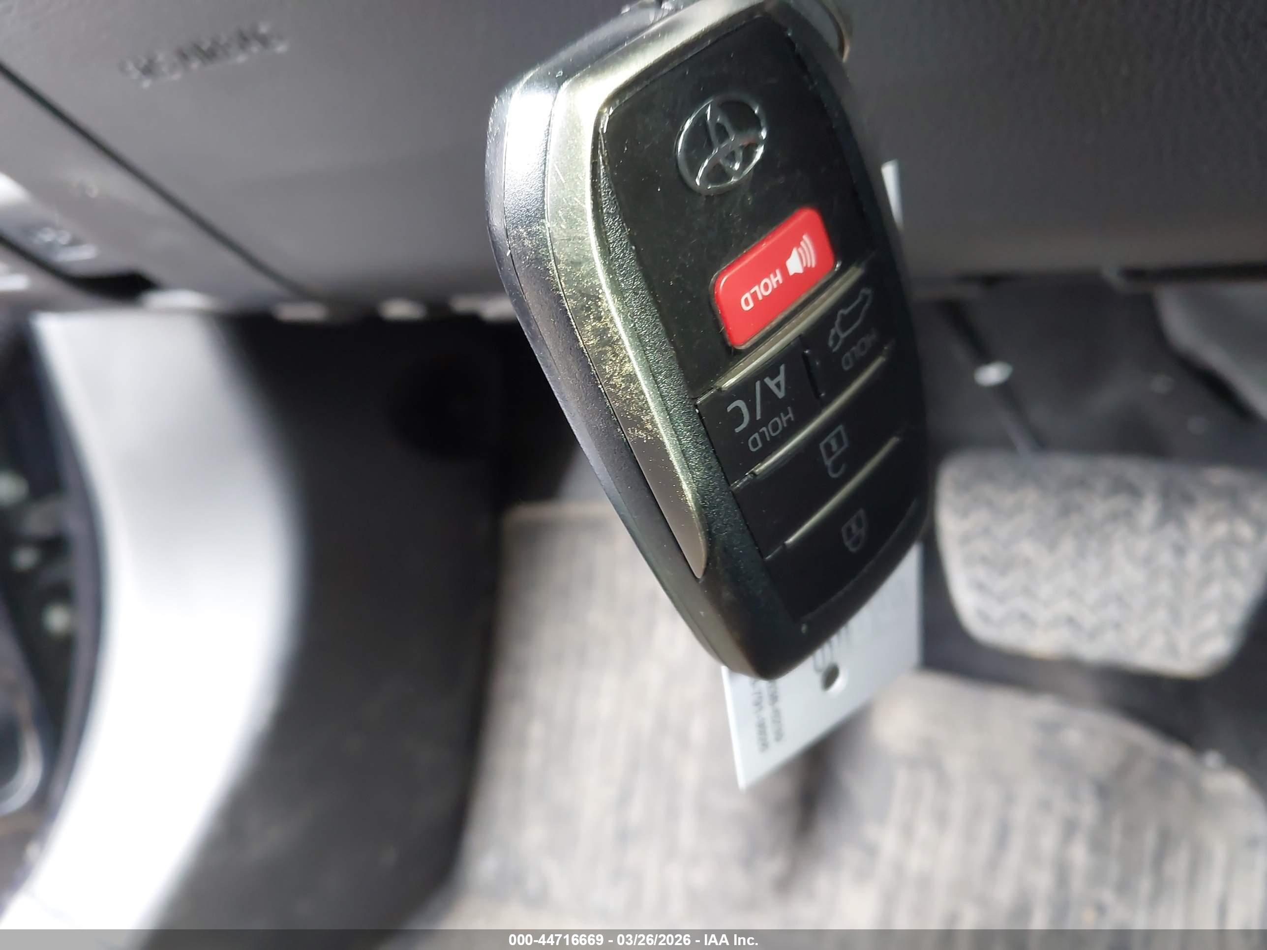 TOYOTA RAV4 image 11
