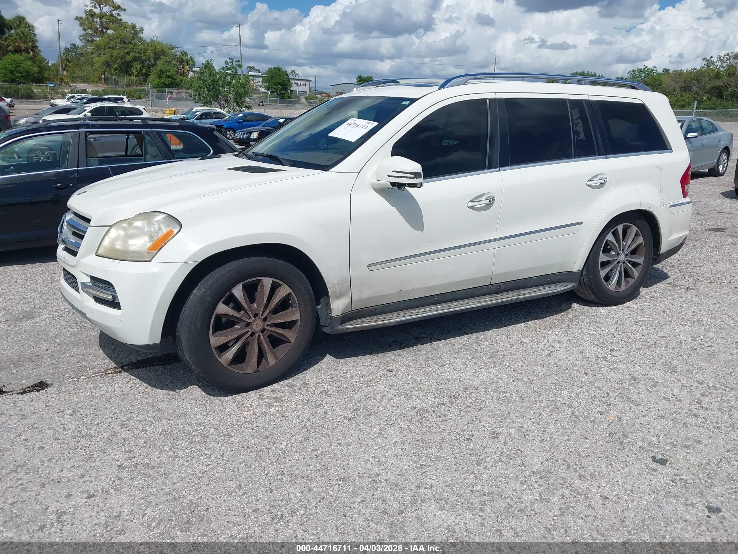 MERCEDES-BENZ GL image 2