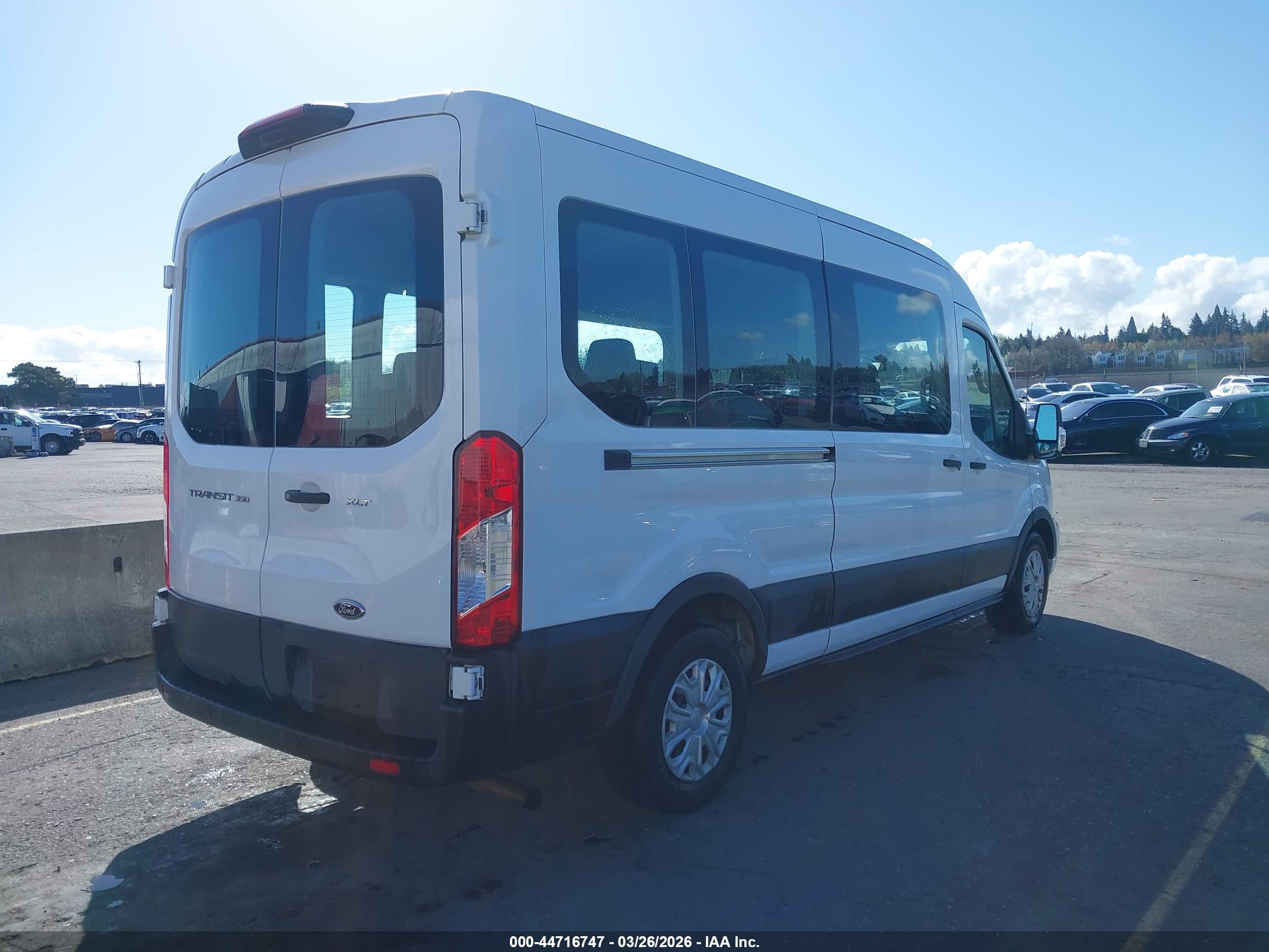 FORD TRANSIT-350 image 4