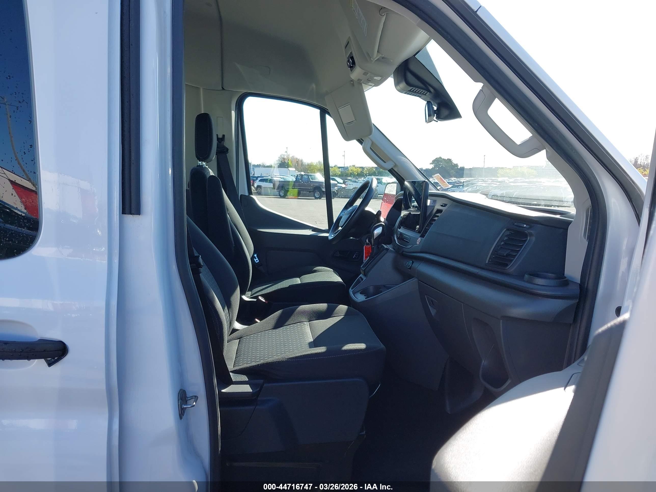 FORD TRANSIT-350 image 5