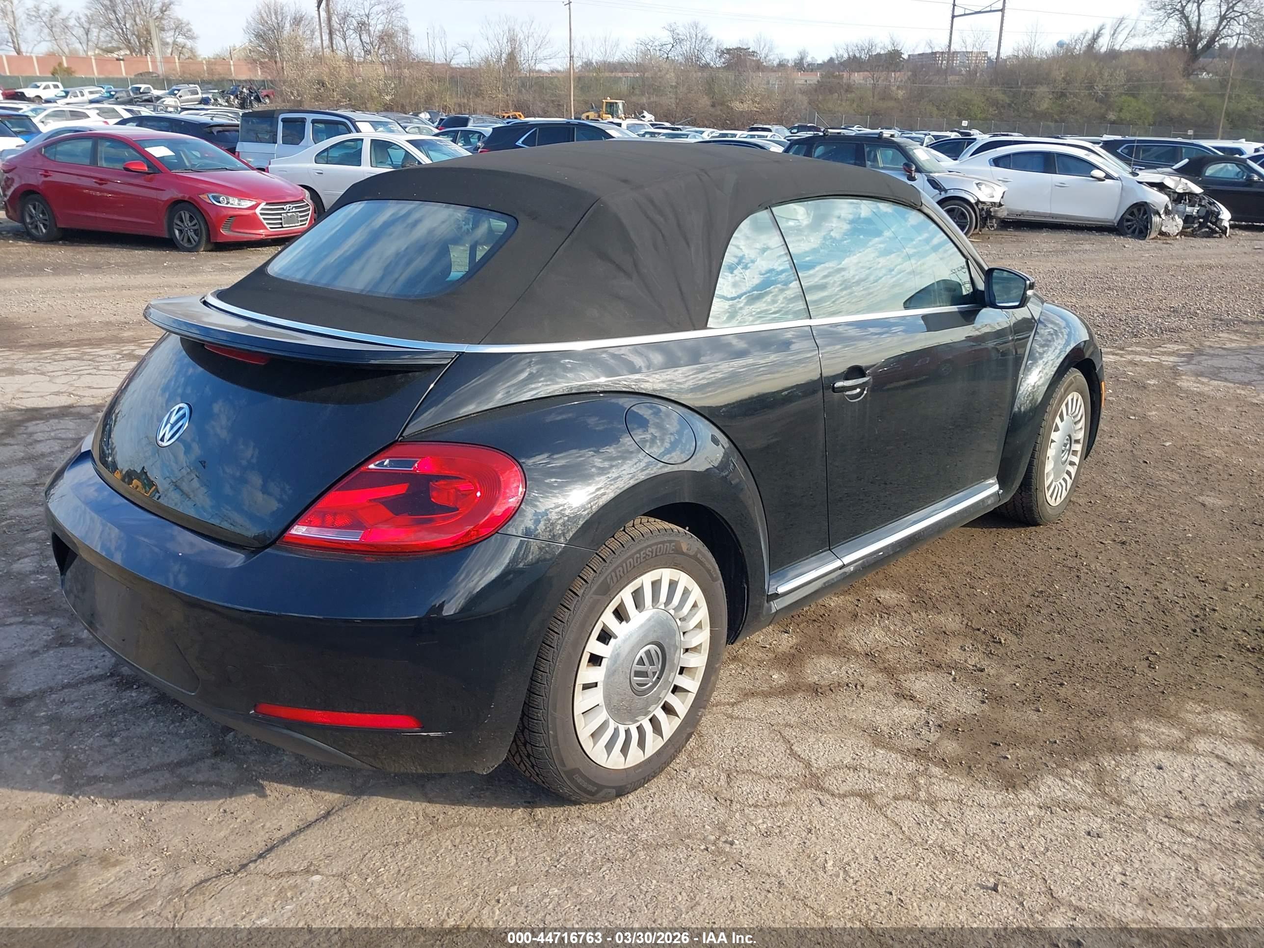 VOLKSWAGEN BEETLE image 4