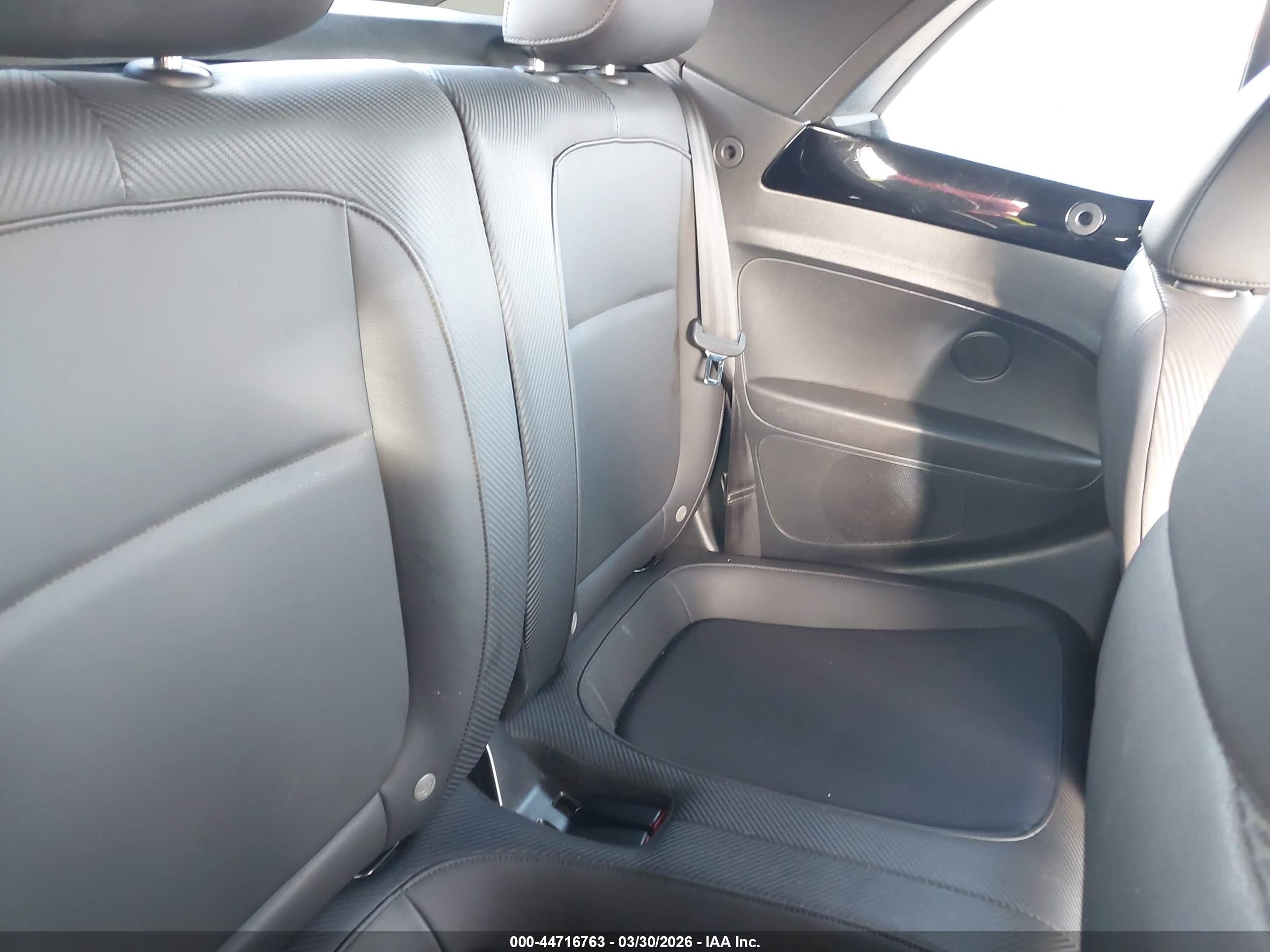 VOLKSWAGEN BEETLE image 8