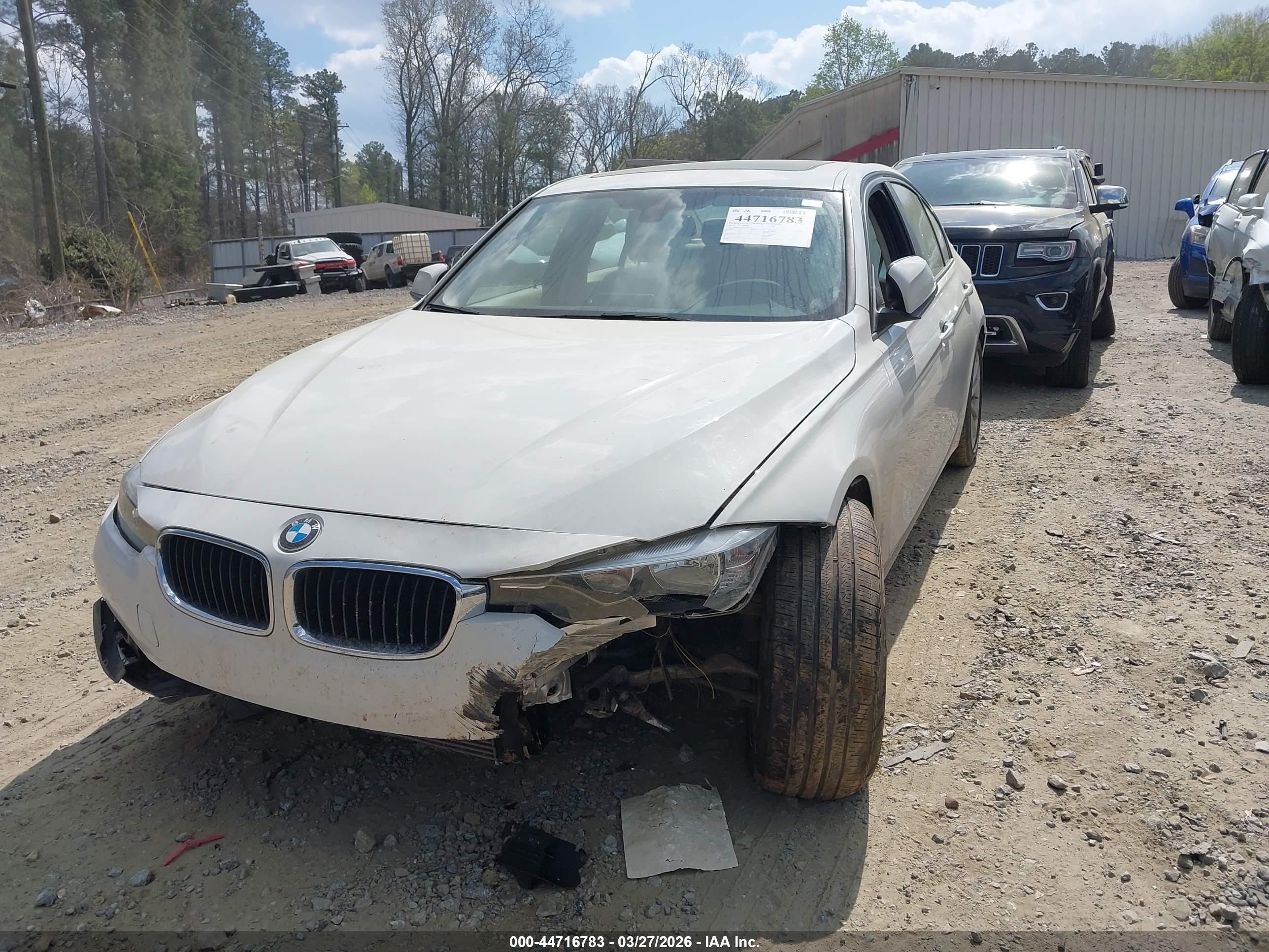 BMW 320I image 2