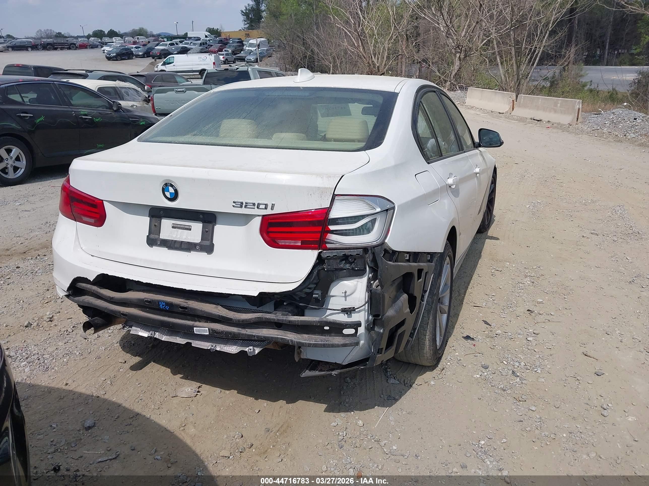 BMW 320I image 4