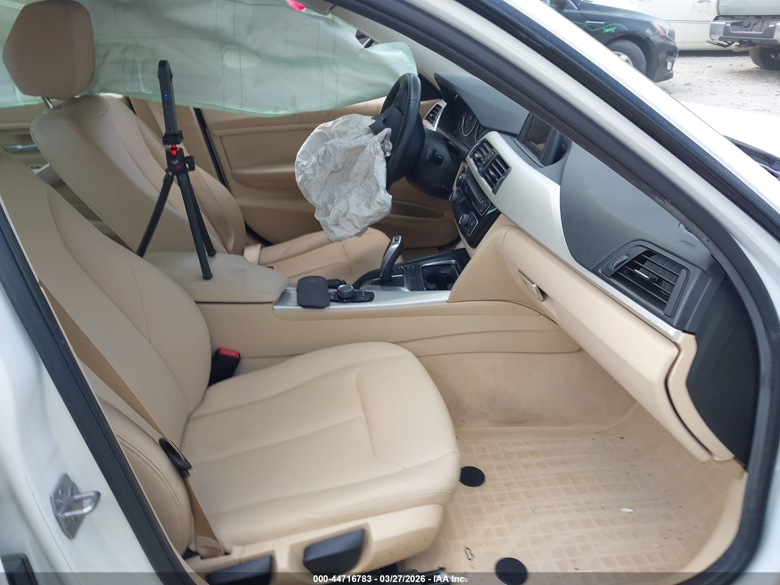 BMW 320I image 5