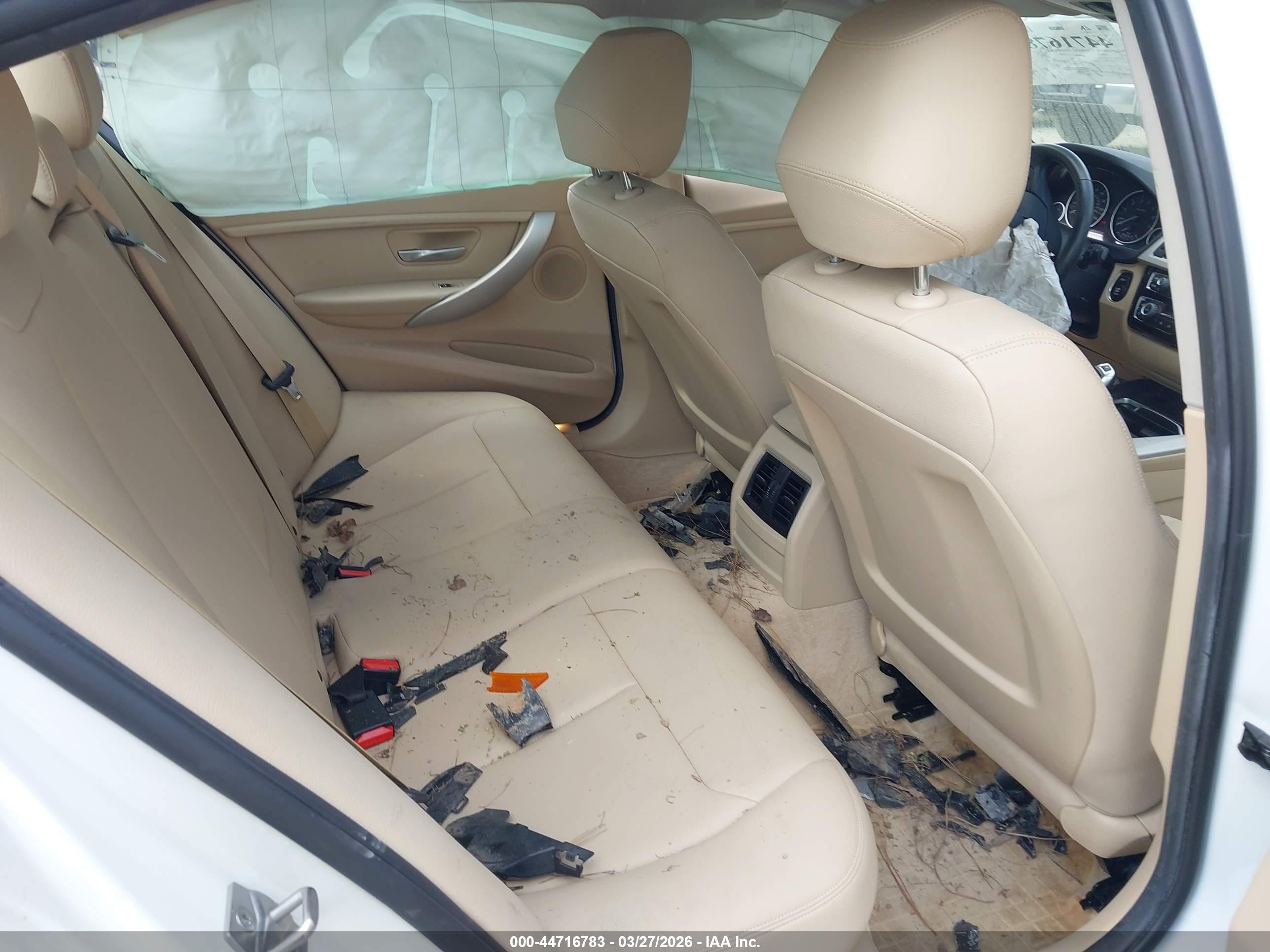 BMW 320I image 8