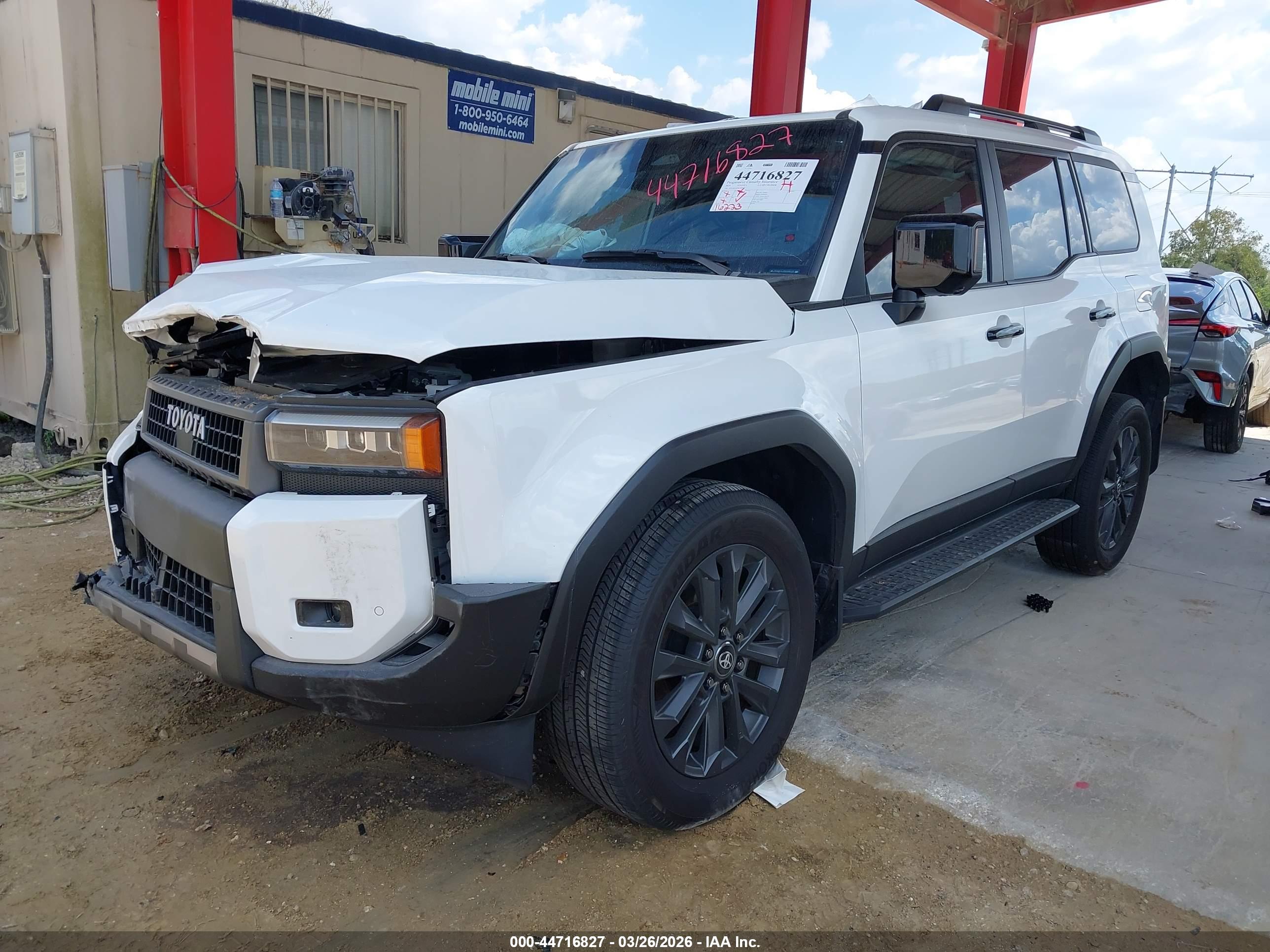TOYOTA LAND image 2