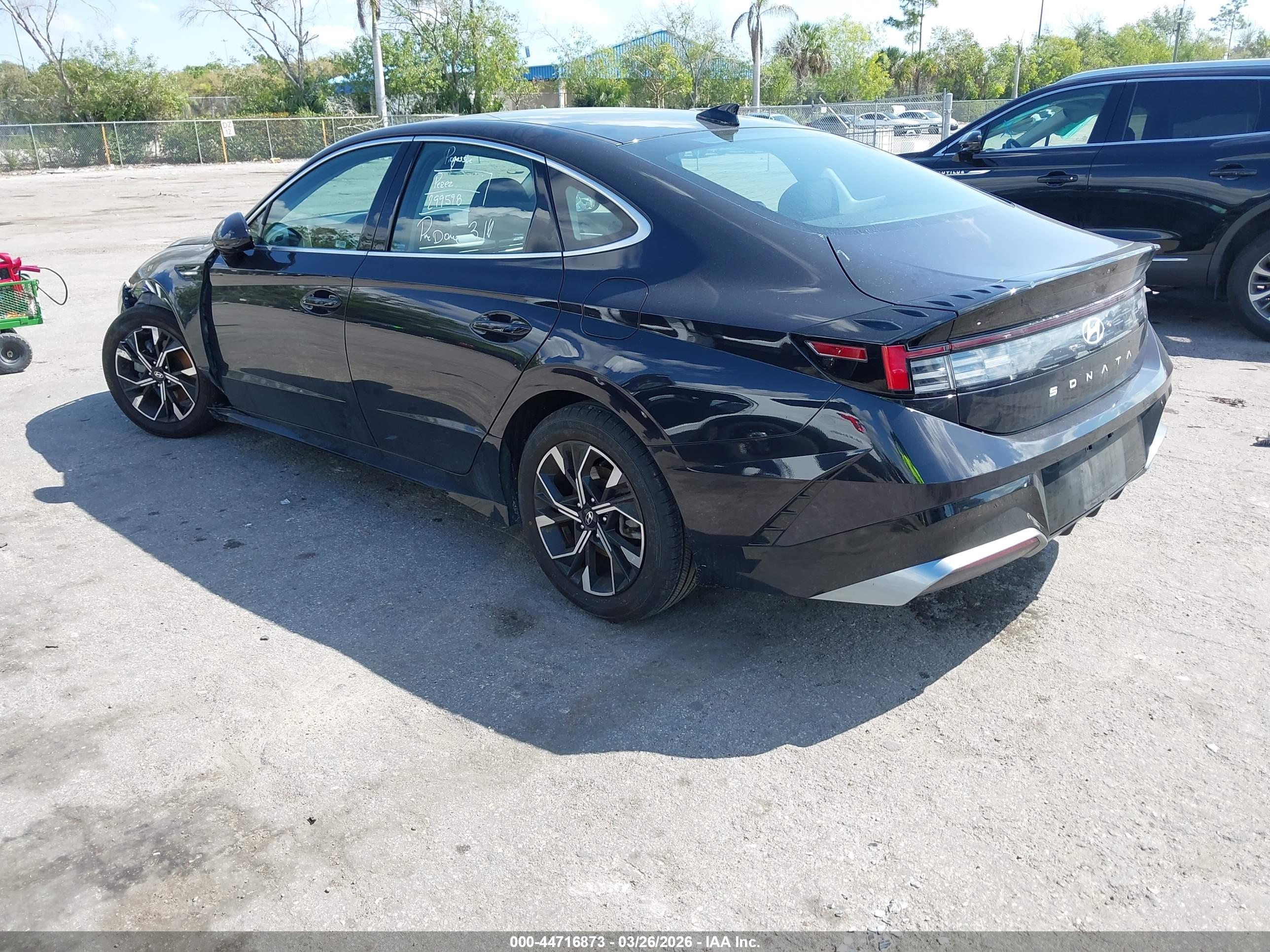 HYUNDAI SONATA image 3