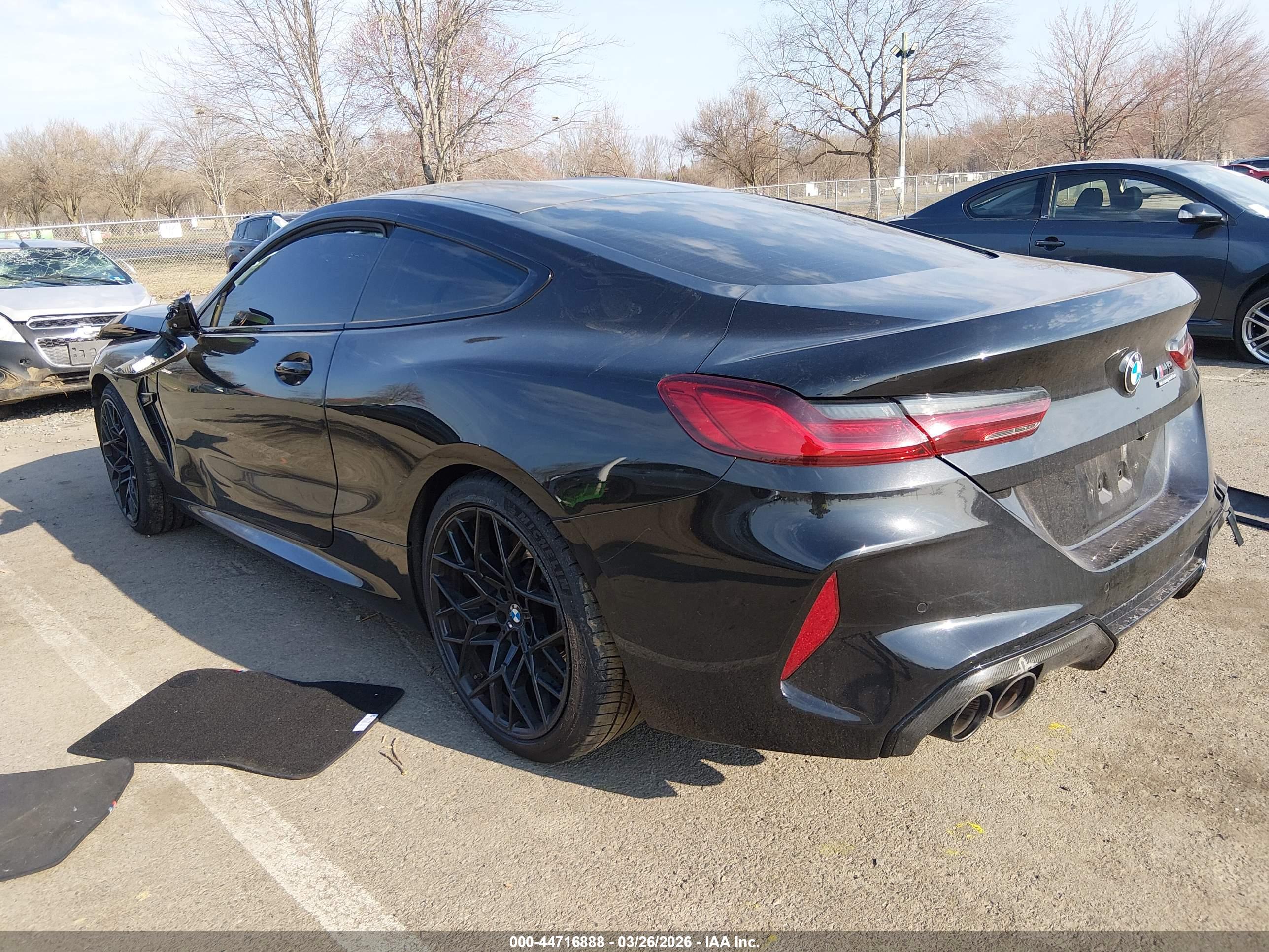 BMW M8 image 3