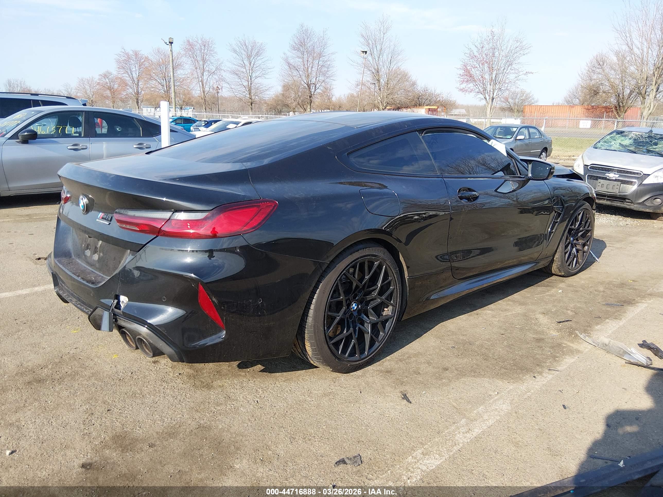 BMW M8 image 4