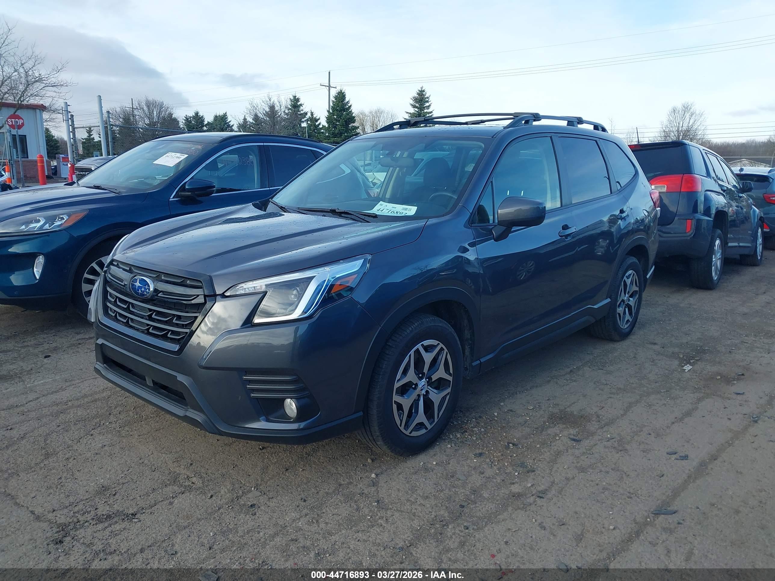 SUBARU FORESTER image 2
