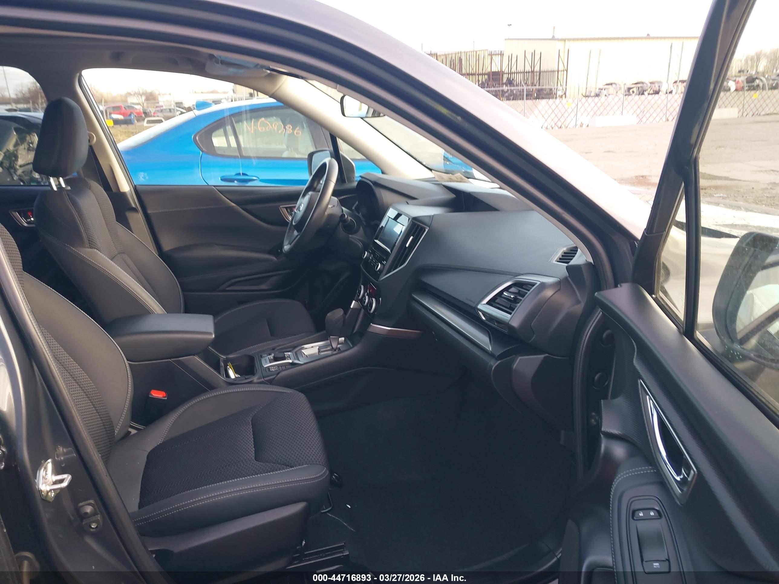SUBARU FORESTER image 5