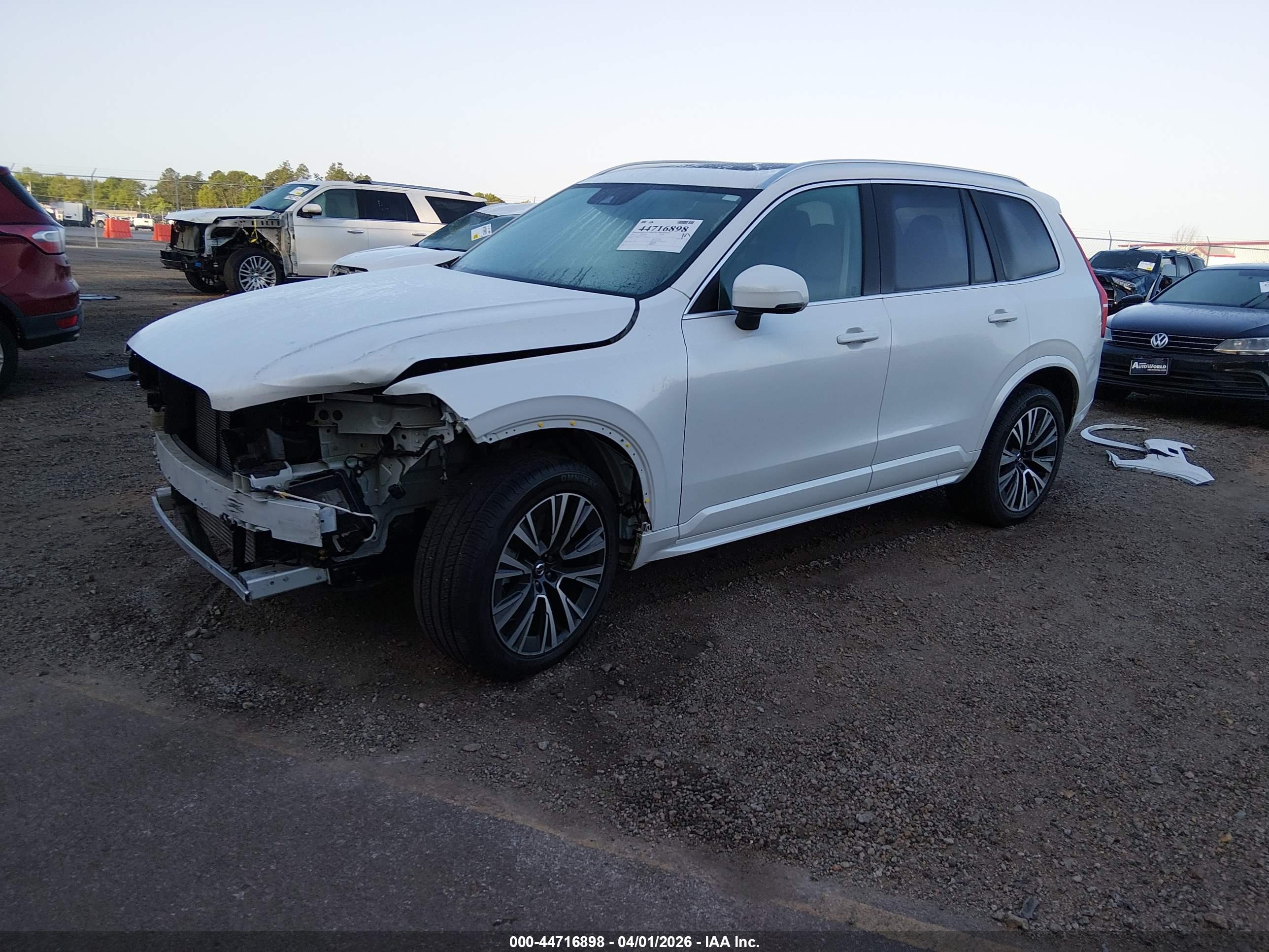 VOLVO XC90 image 2