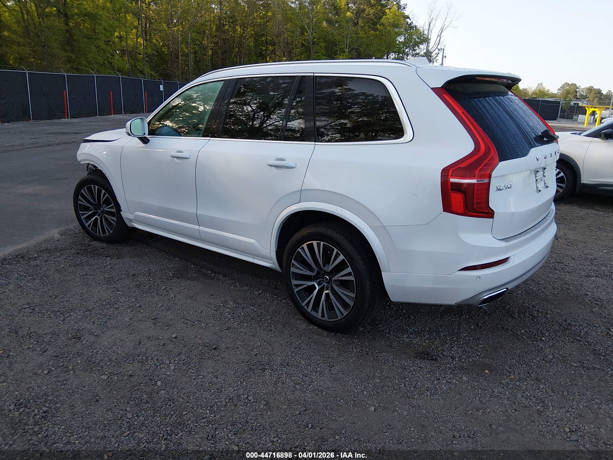 VOLVO XC90 image 3