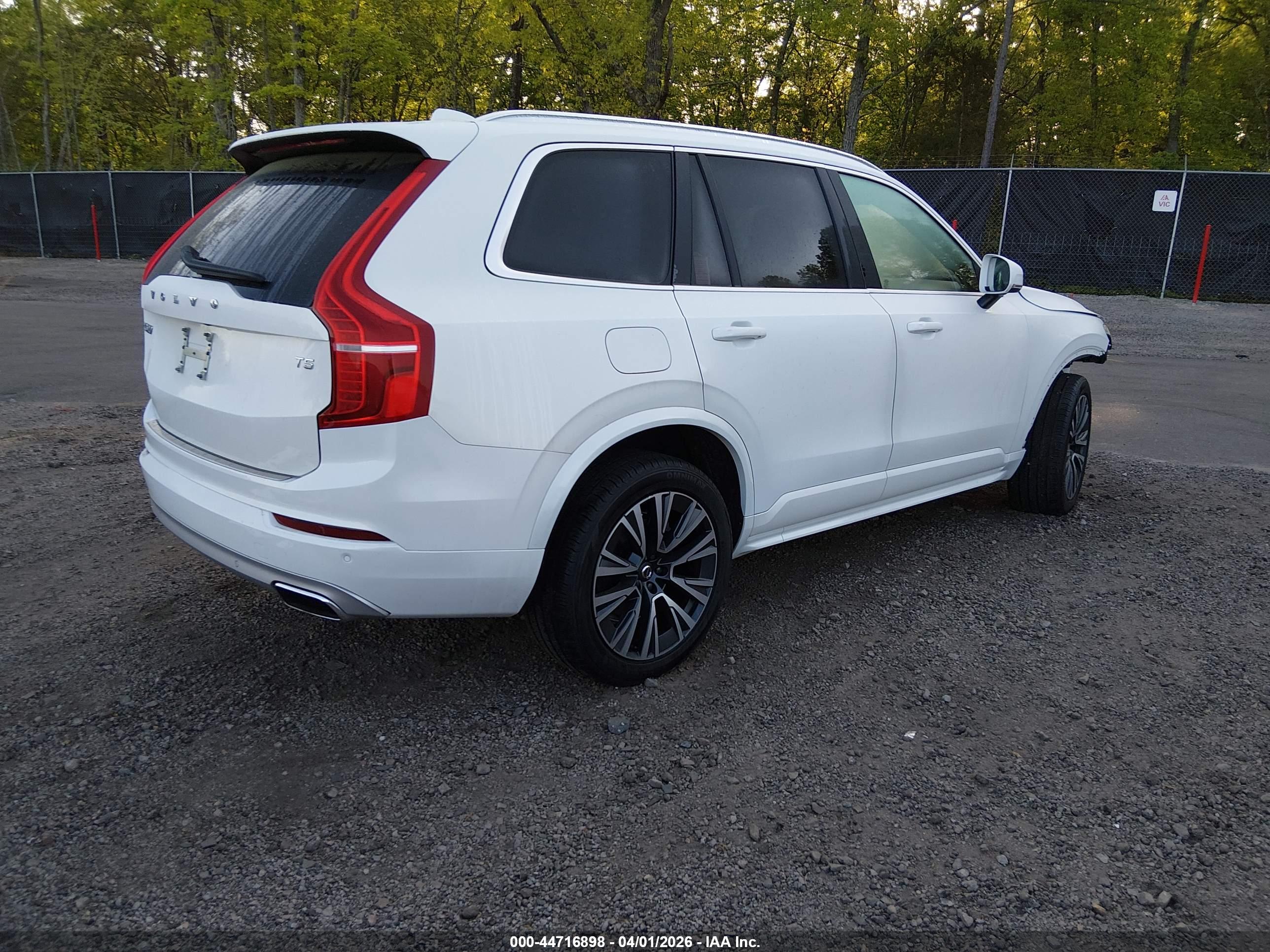 VOLVO XC90 image 4
