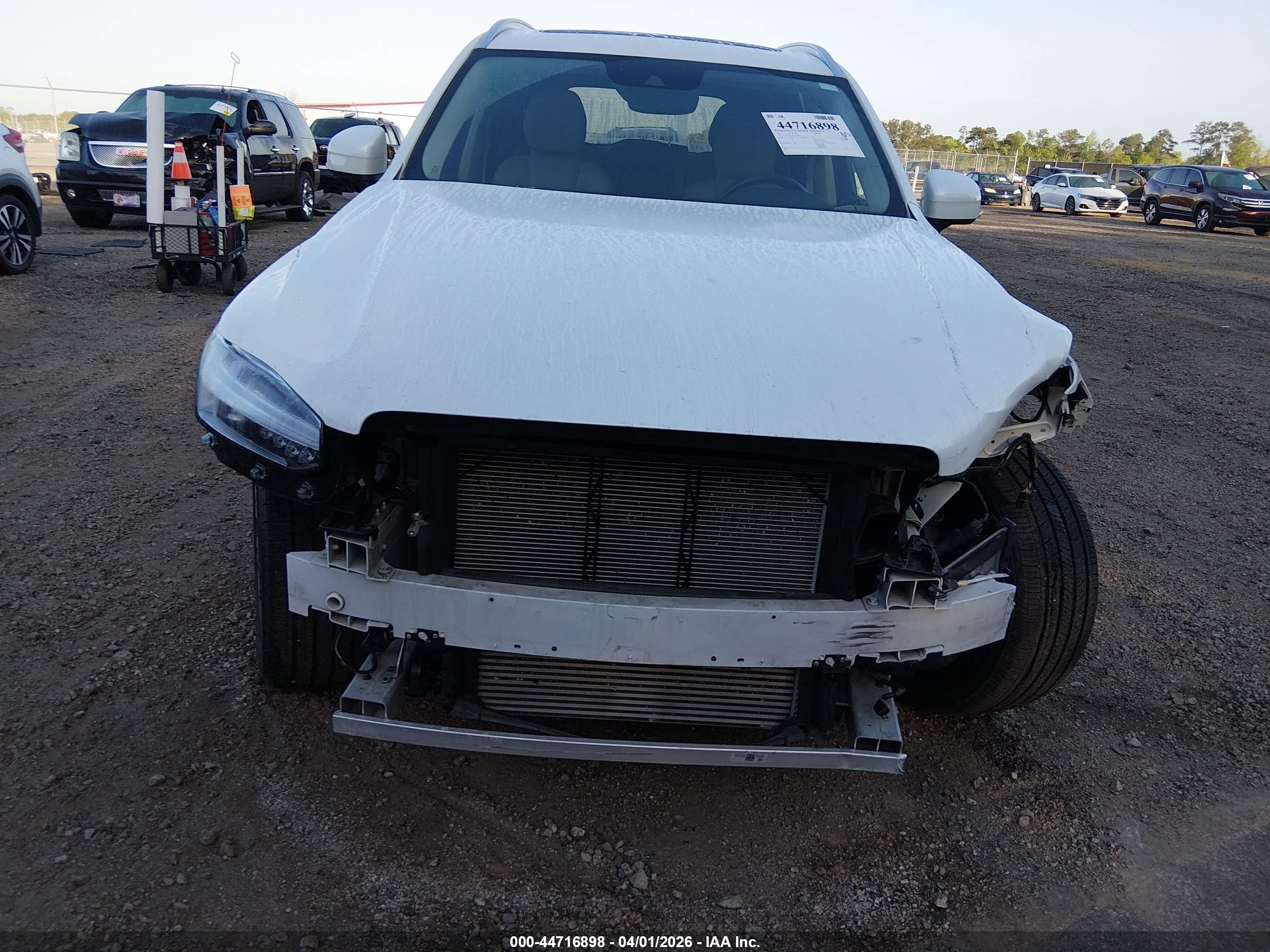 VOLVO XC90 image 6