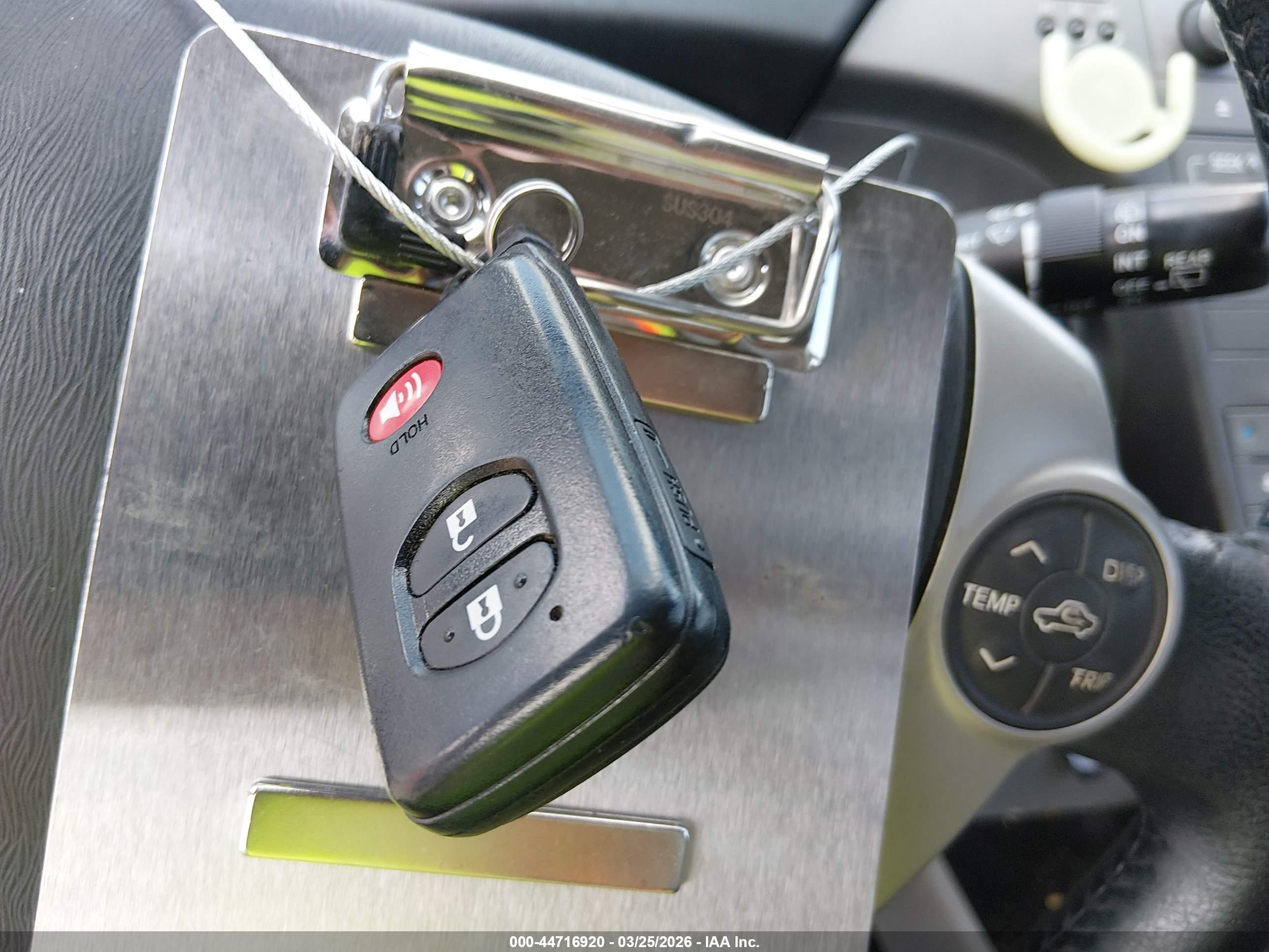 TOYOTA PRIUS image 11