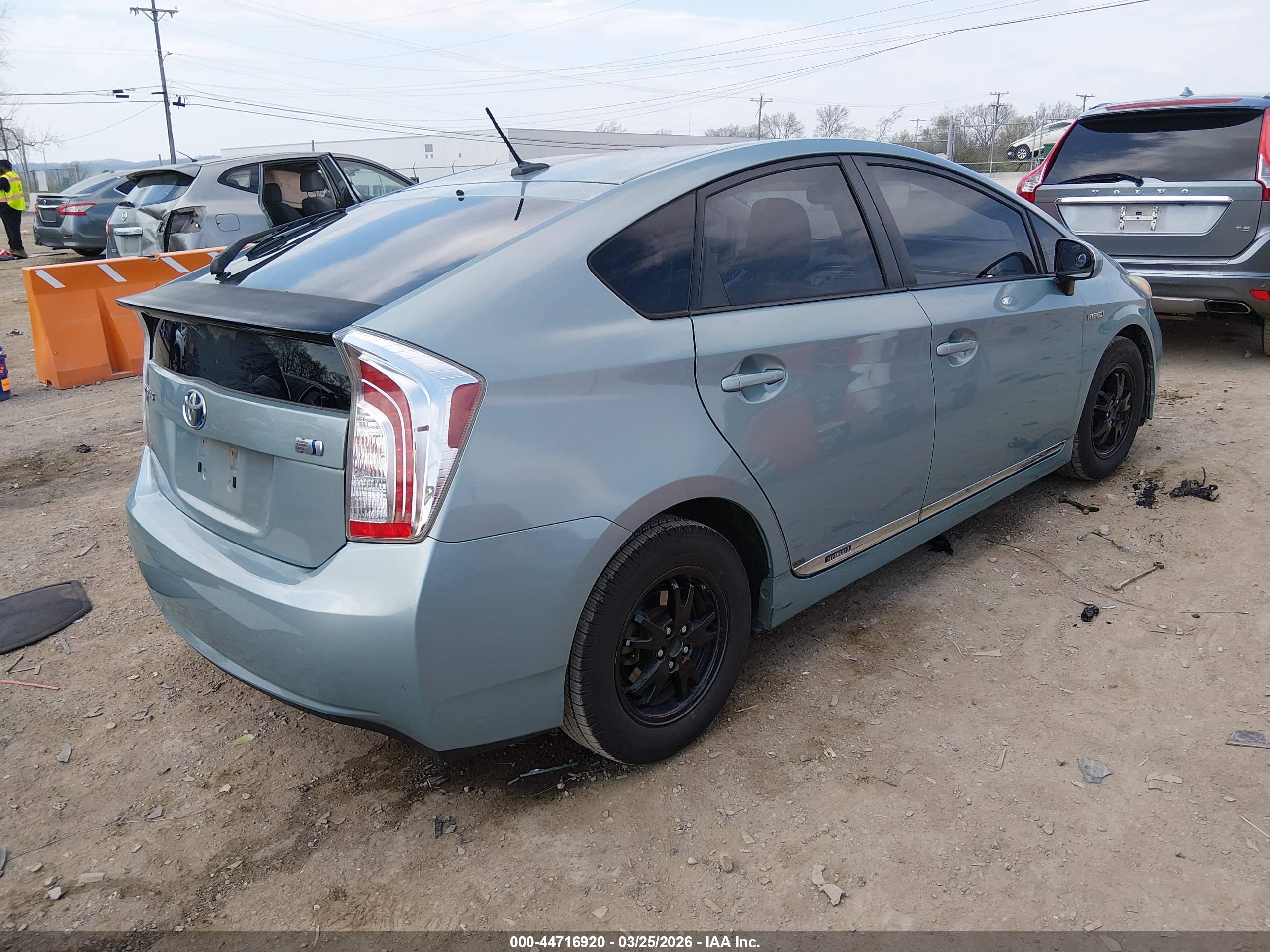 TOYOTA PRIUS image 4